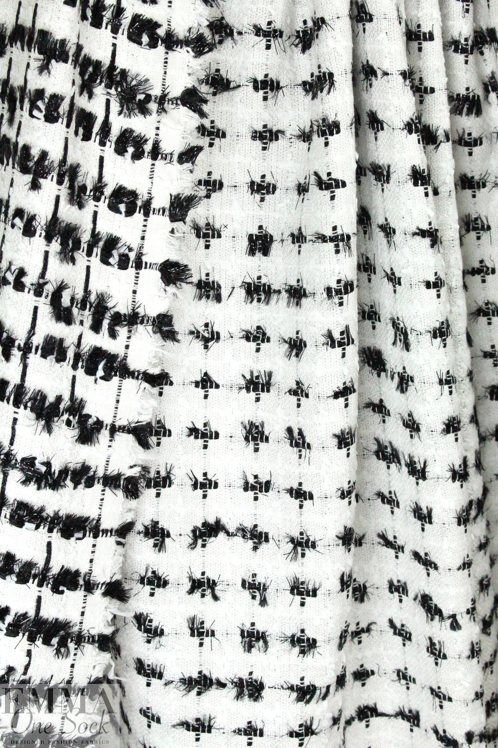 Car0lina H. eyelash grid sparkle boucle' - black/white