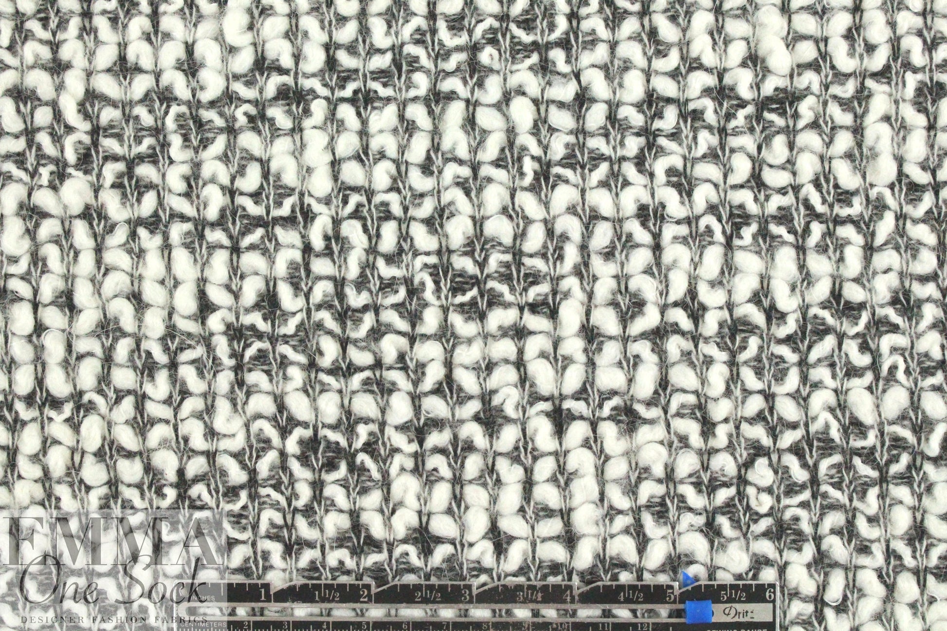 NY designer black/white wavy boucle' sweater knit