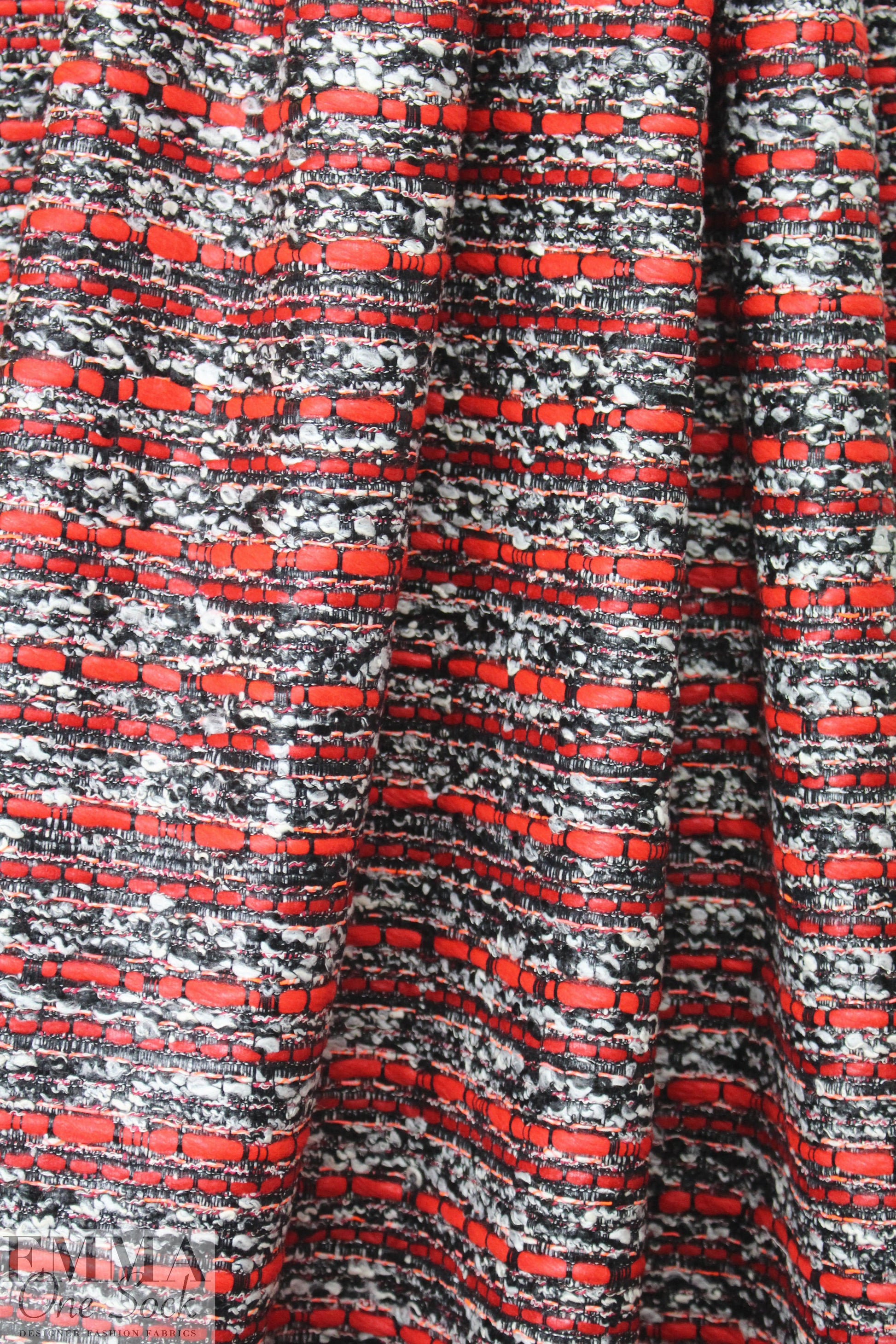 Italian novelty boucle' 'glazed look' - red/black/white 1 yard