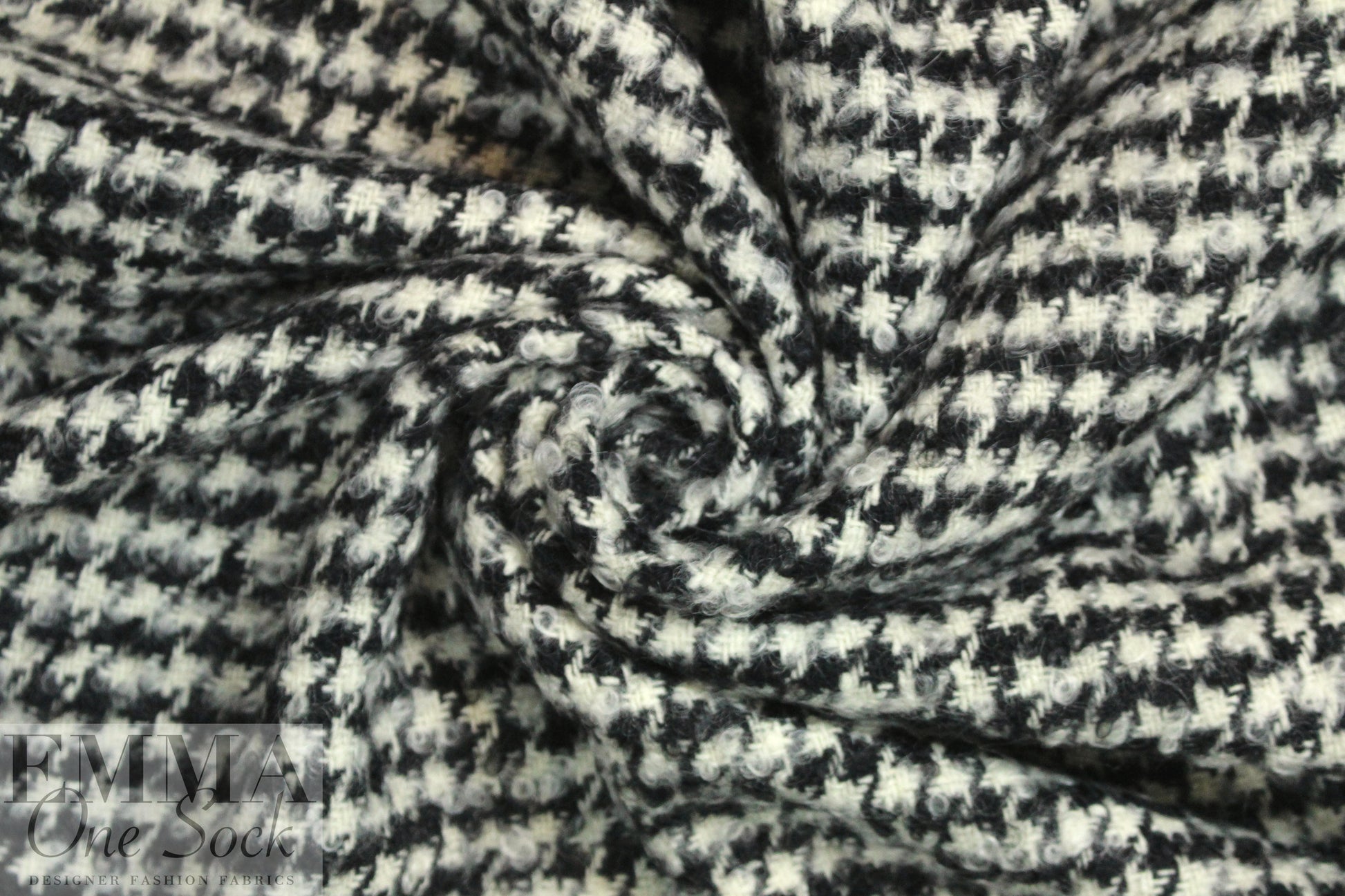 Italian wool/mohair boucle' - b/w houndstooth