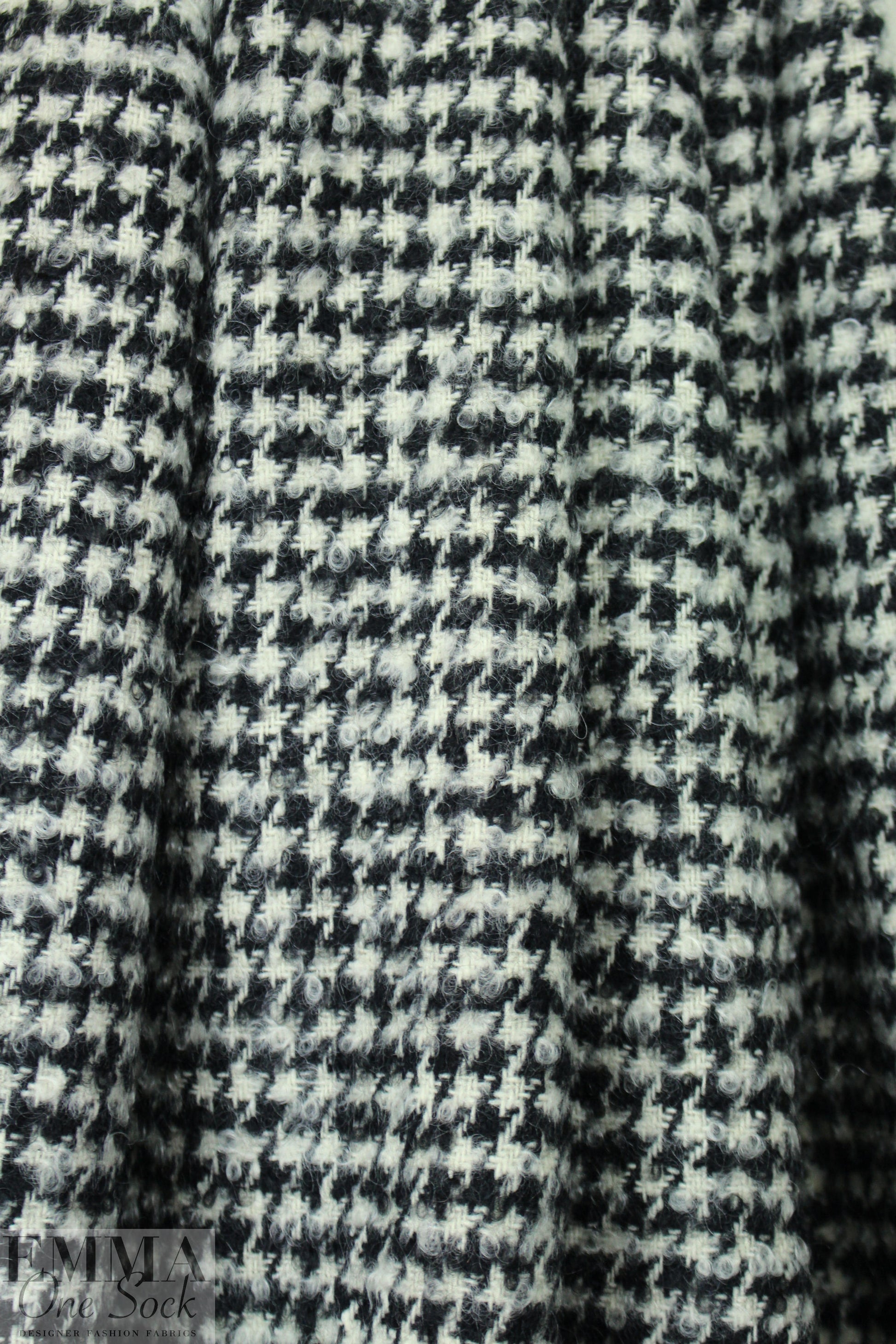 Italian wool/mohair boucle' - b/w houndstooth