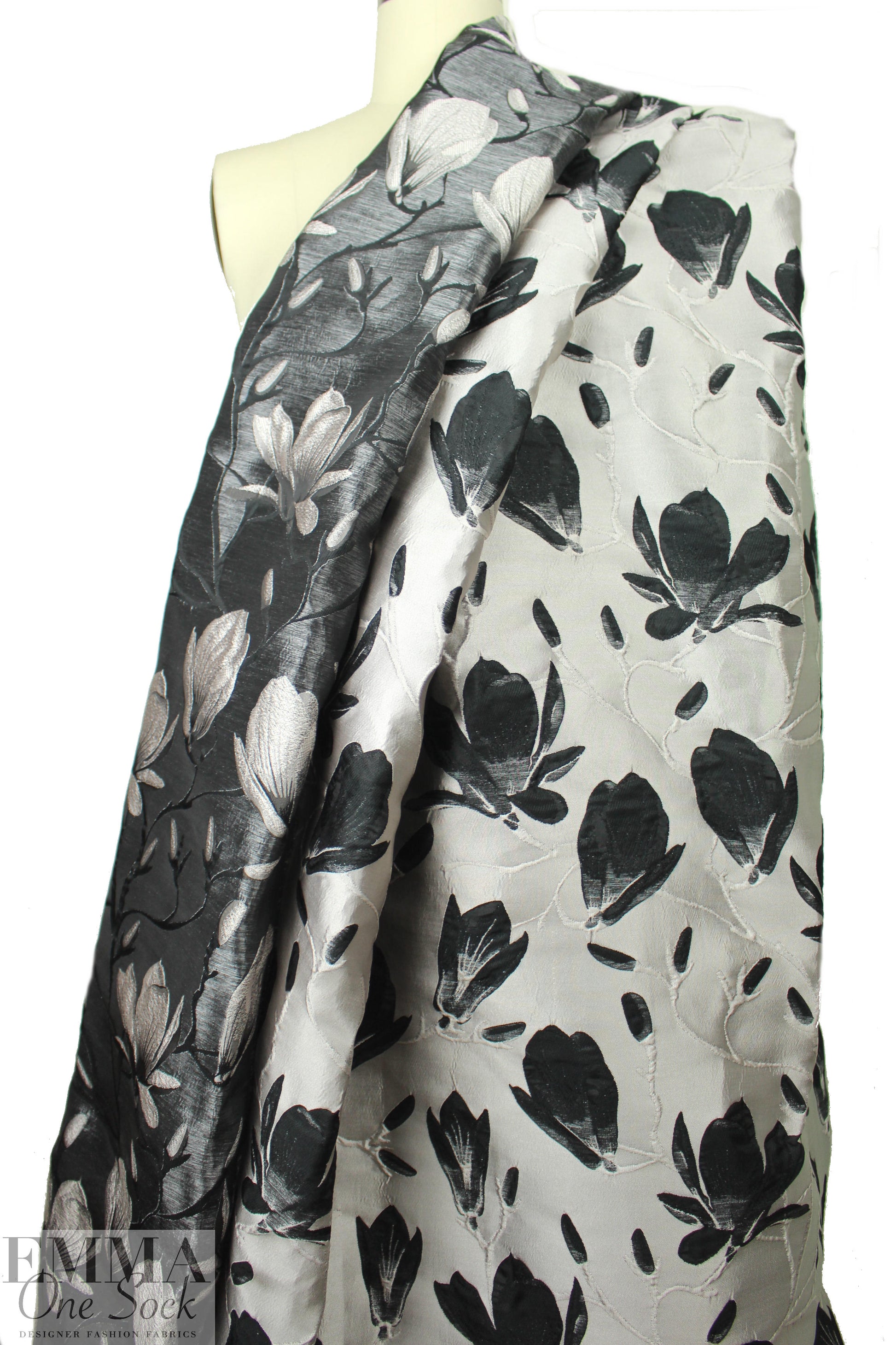 lilah floral jacquard brocade - black/silver .66 yds