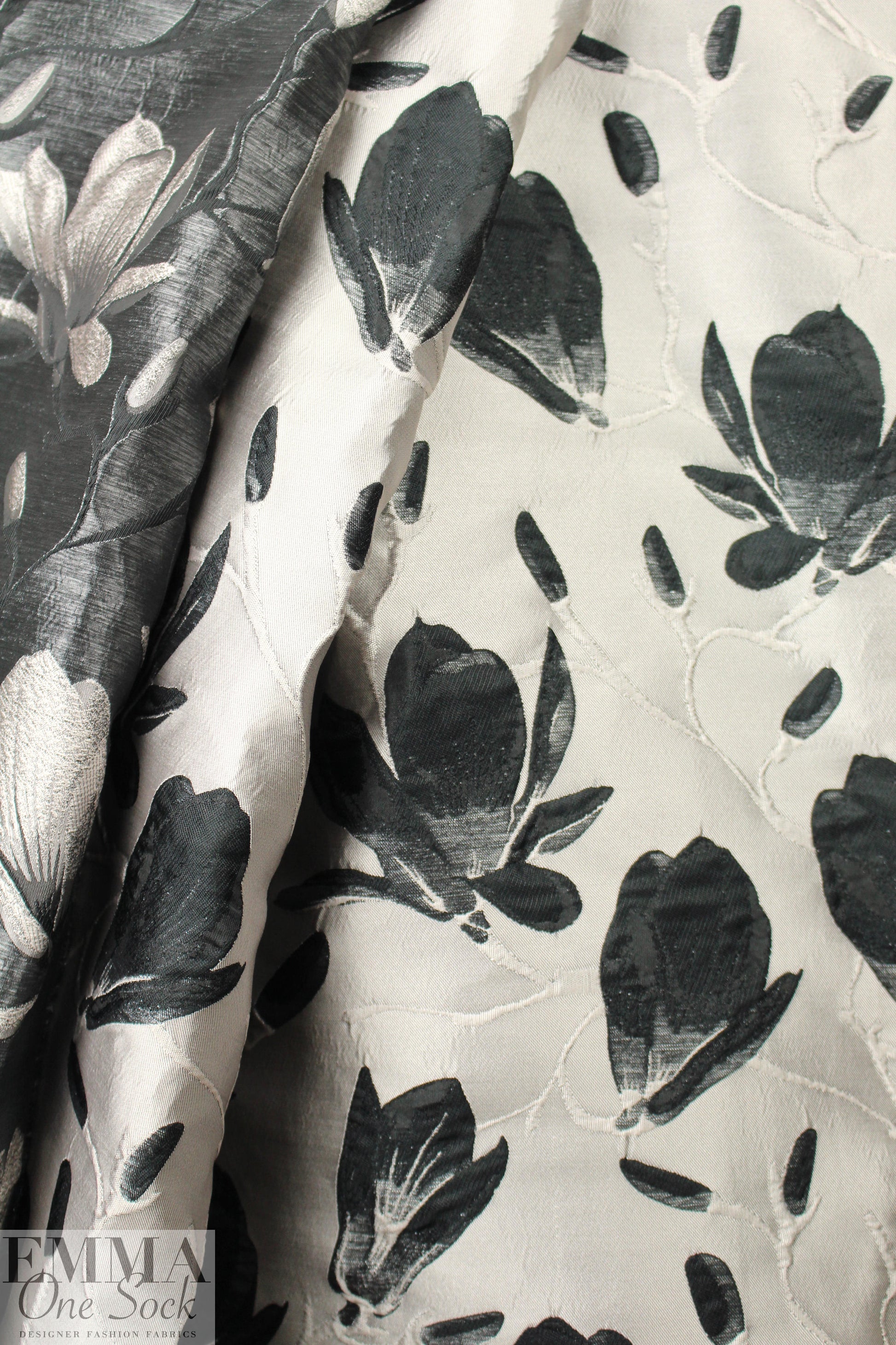 lilah floral jacquard brocade - black/silver .66 yds