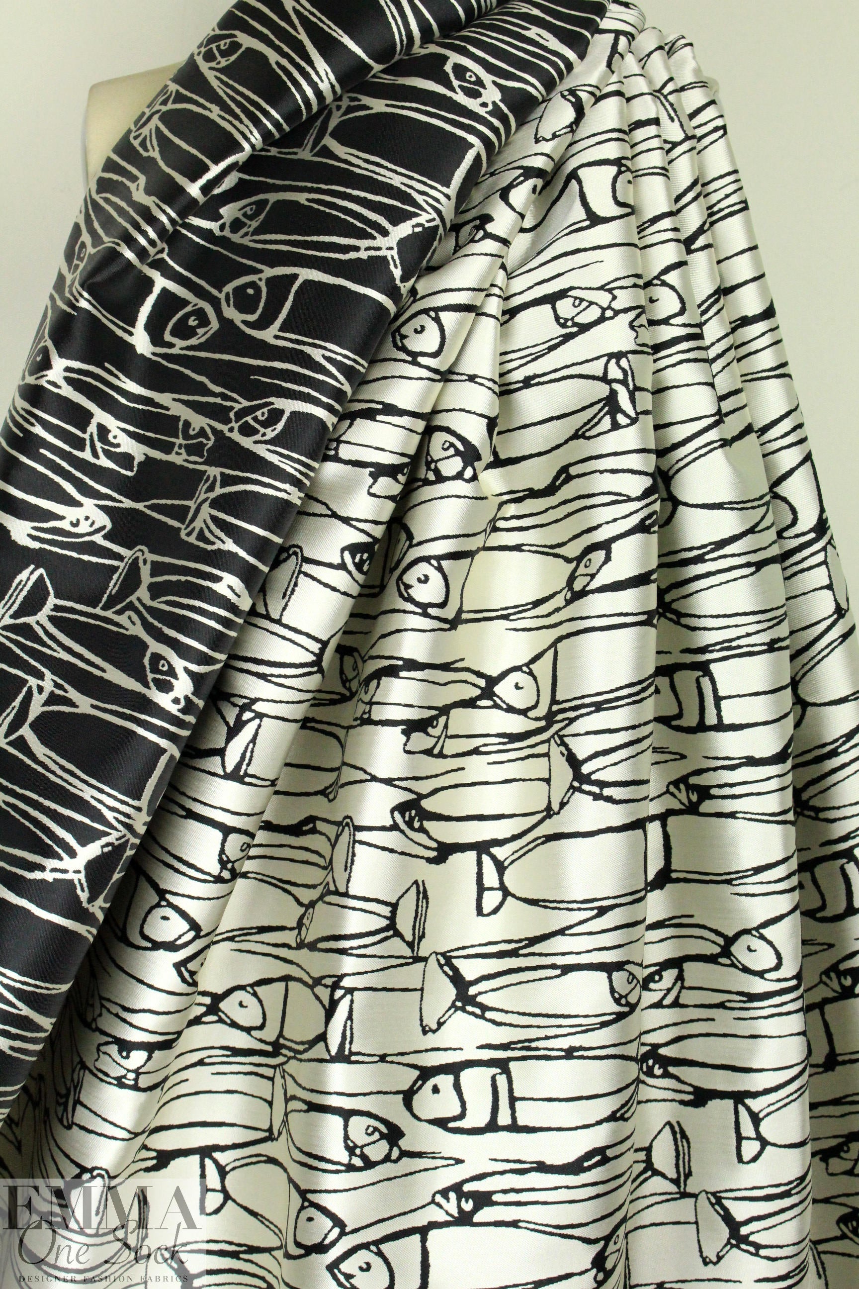 Carmen Marc Va1vo 'upstream' reversible brocade