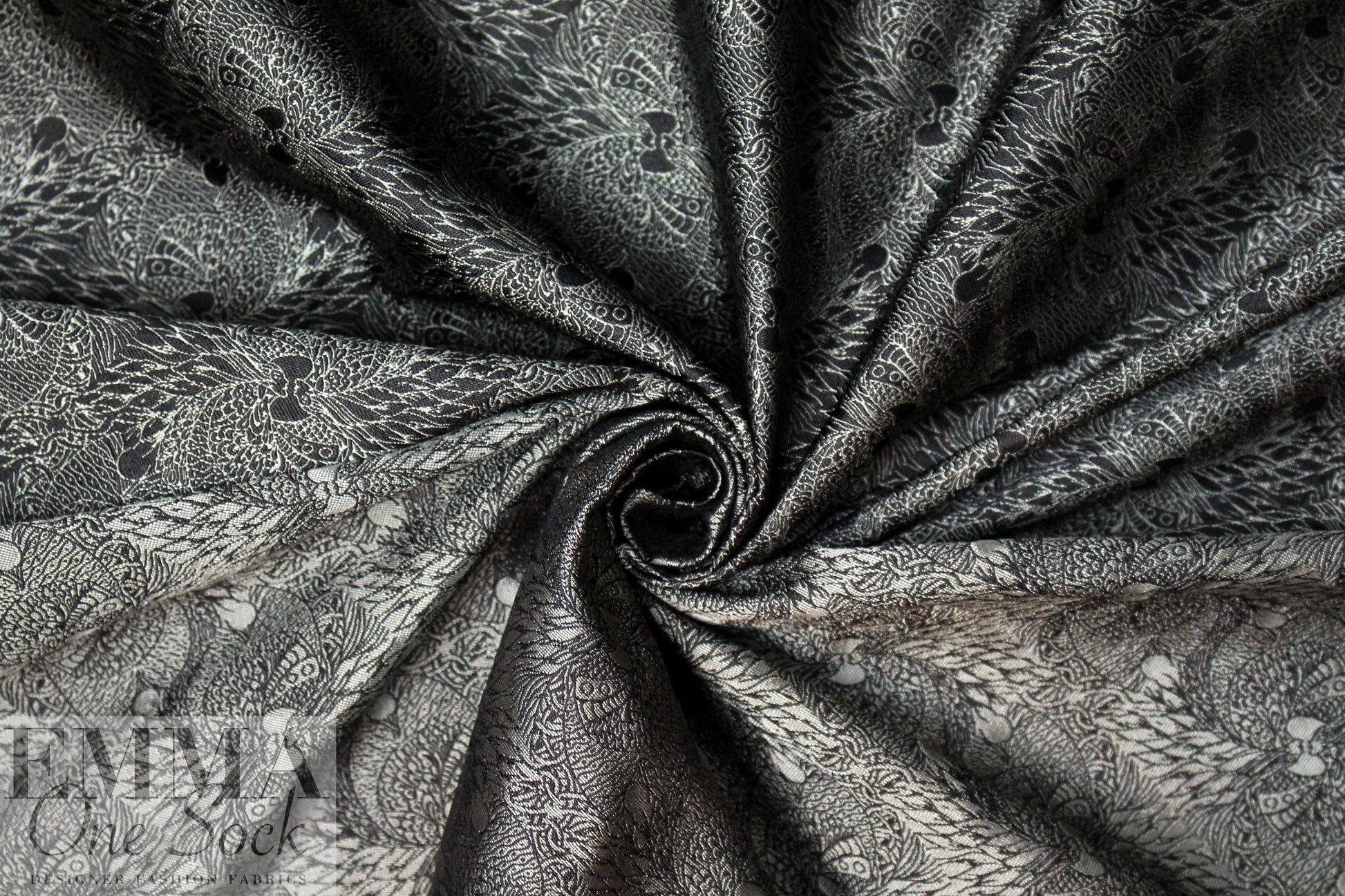 Noriso1 Ferrari black/silver peacock graphic brocade 1.875 yds