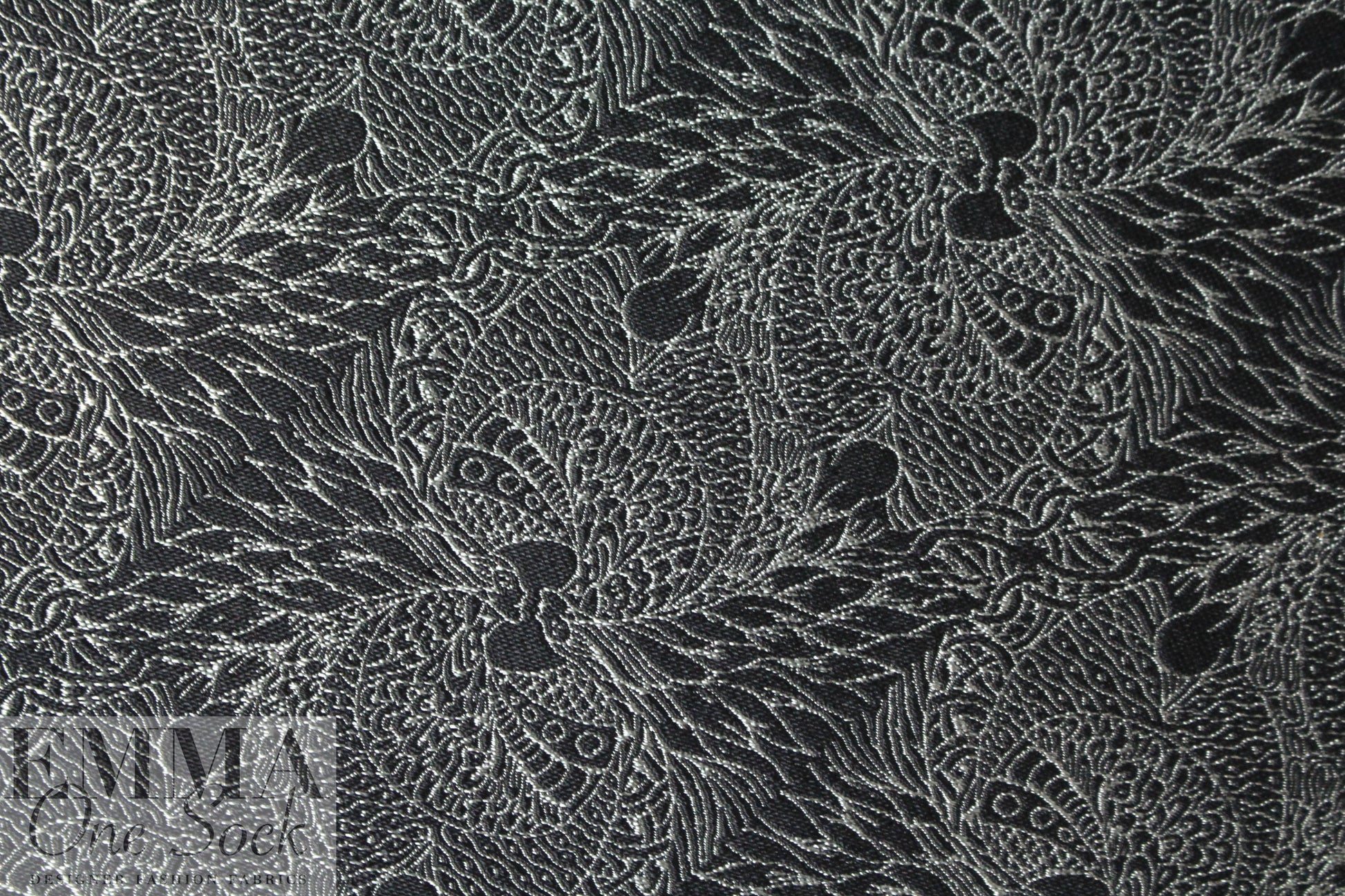 Noriso1 Ferrari black/silver peacock graphic brocade 1.875 yds