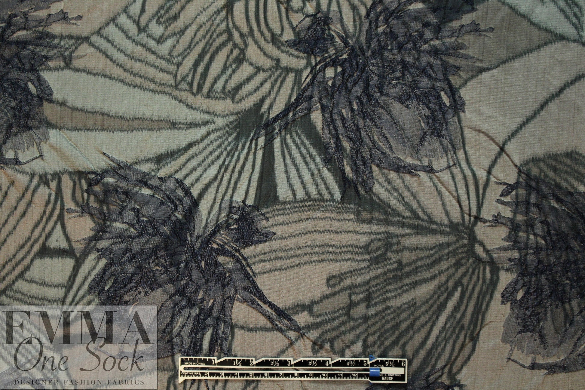 Italian flowers dream textured jacquard brocade 1.125 yds