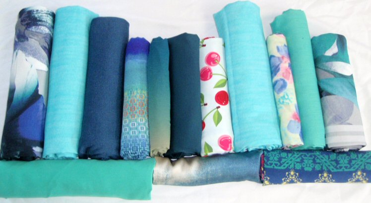 bundle, aqua tones, 14 small cuts, 5 lbs