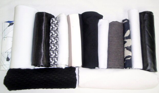 bundle, black and white, 14 small cuts, 6 lbs