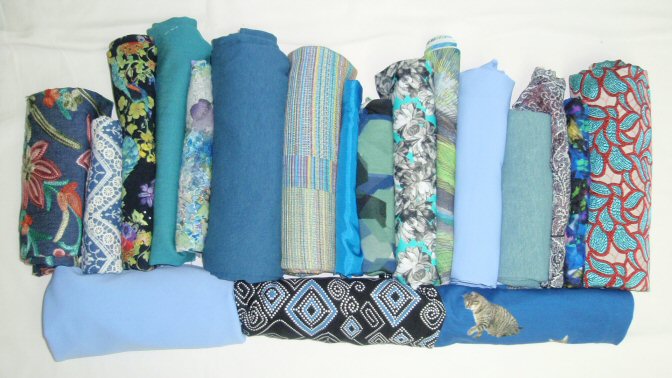 bundle, aqua/blue tones, 19 small cuts, 7 lbs