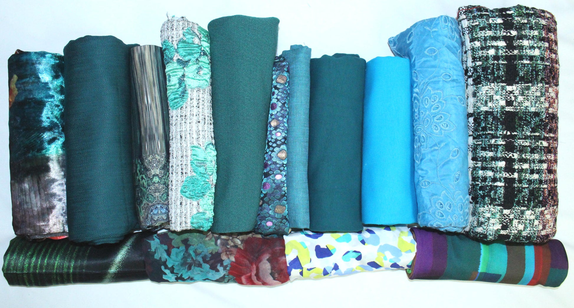bundle, aqua/teal, 15 small cuts, 6 lbs