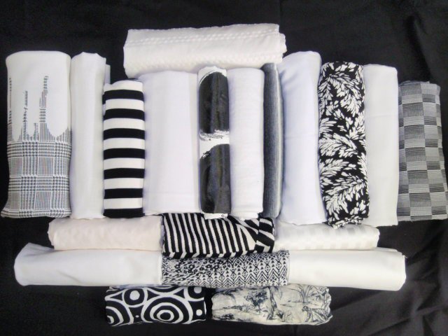 bundle, black/white, 20 small cuts, 7.5 lbs