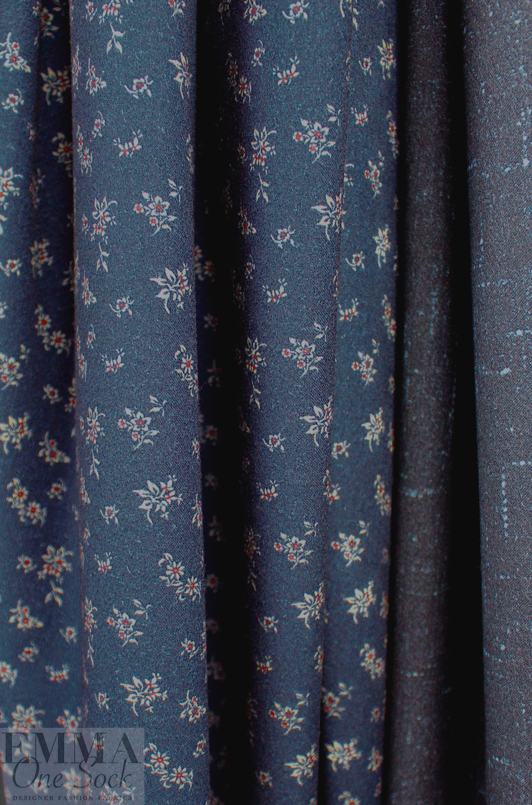 Bur6erry double-sided wool suiting - flowers and dashes 1.75 yd