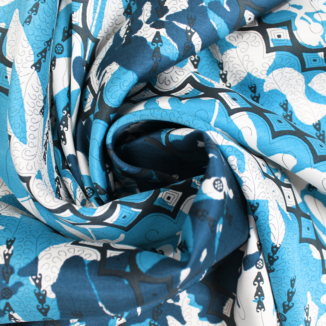 Italian 'climbing roses' fine viscose twill 1.75 yd