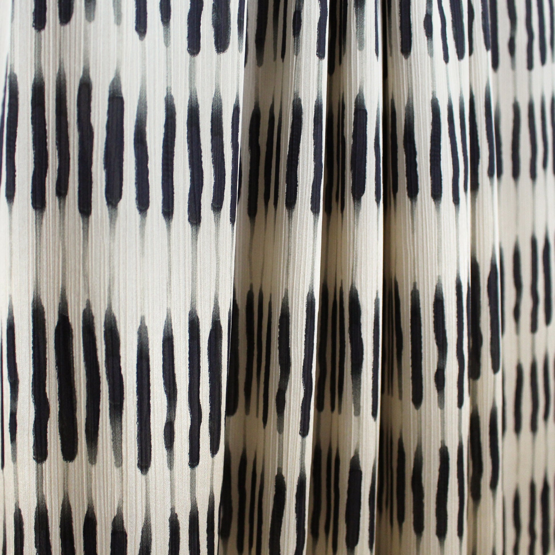 Italian 'shibori' yoryu polysilk - champagne/black