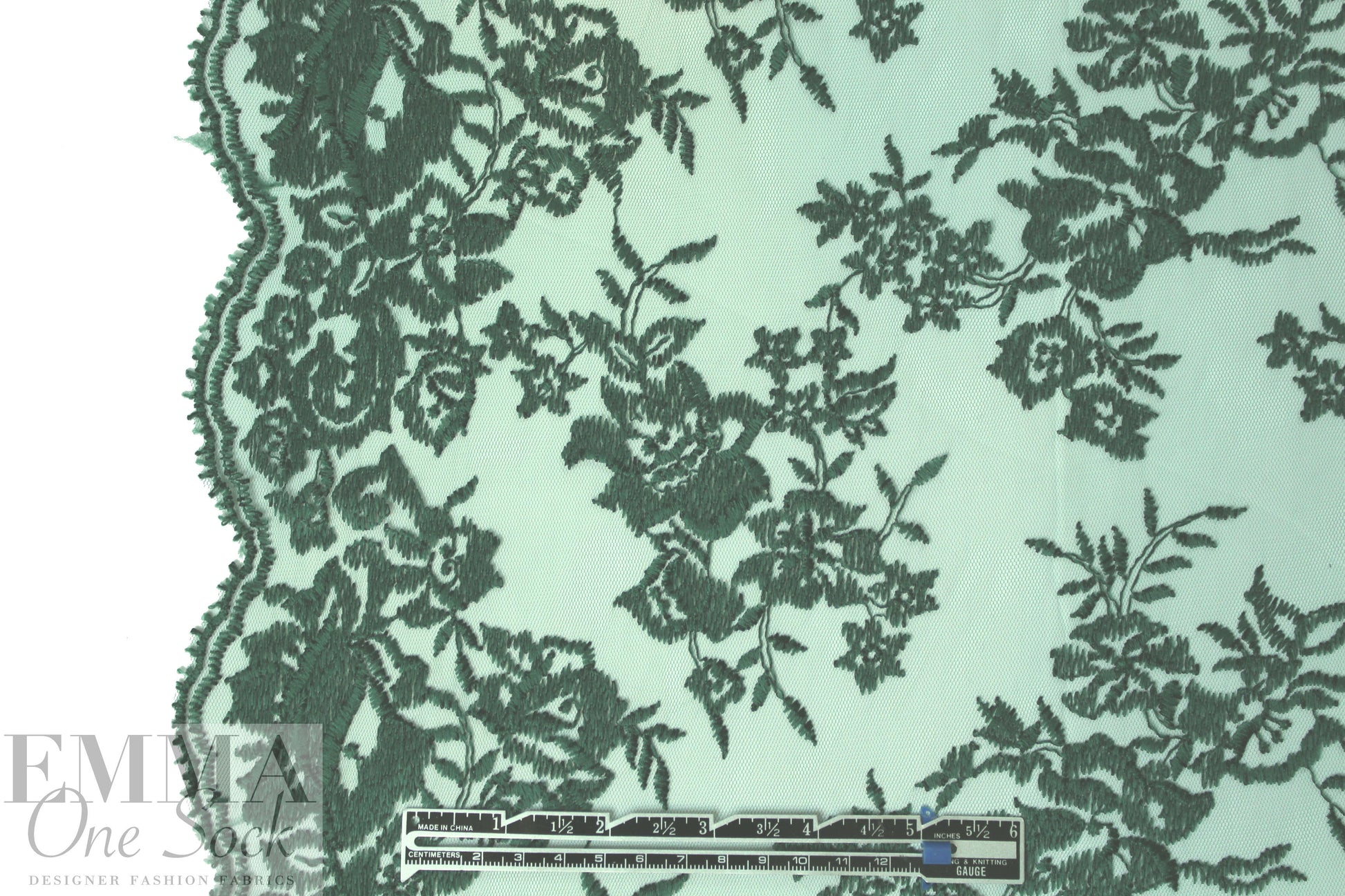 Monique Lhui11er double scallop chantilly lace - forest 1.375 yd