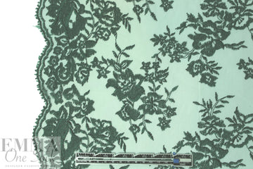 Monique Lhui11er double scallop chantilly lace - forest 1.375 yd