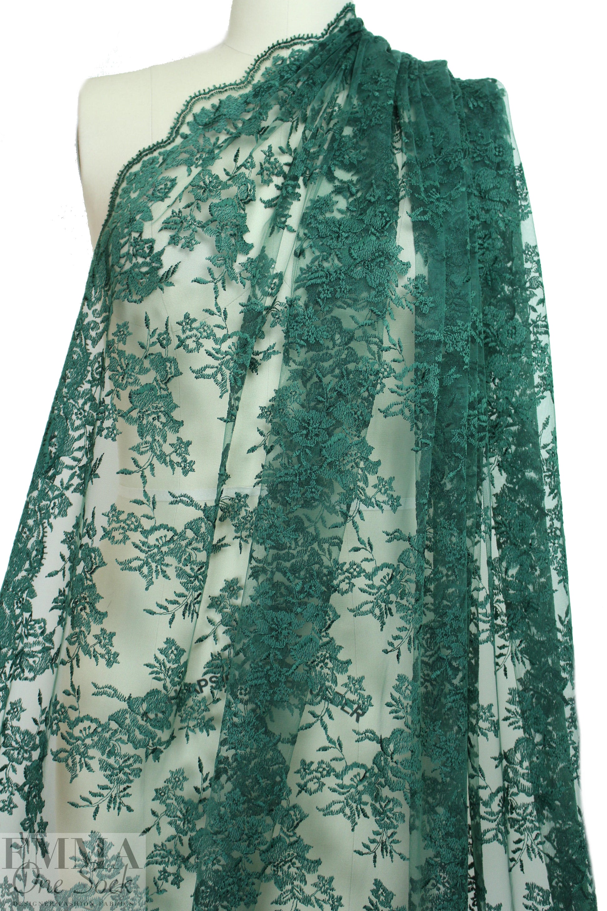 Monique Lhui11er double scallop chantilly lace - forest 1.375 yd