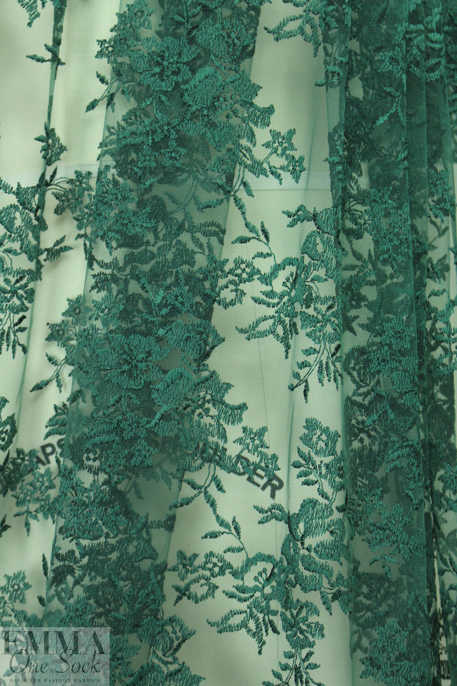 Monique Lhui11er double scallop chantilly lace - forest 1.375 yd