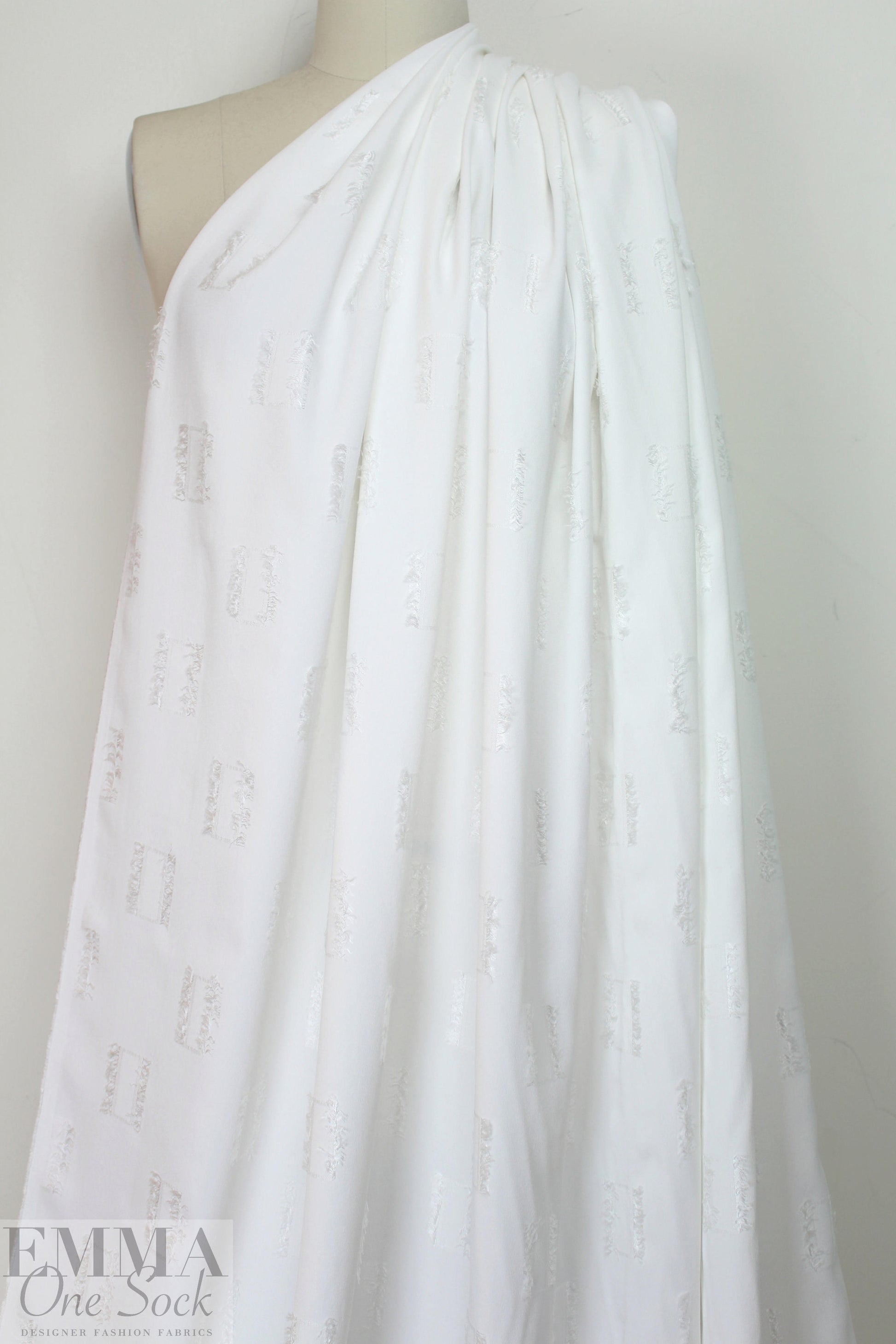 Derek L@m clipped jacquard weave viscose blend crepe 1.875 yd