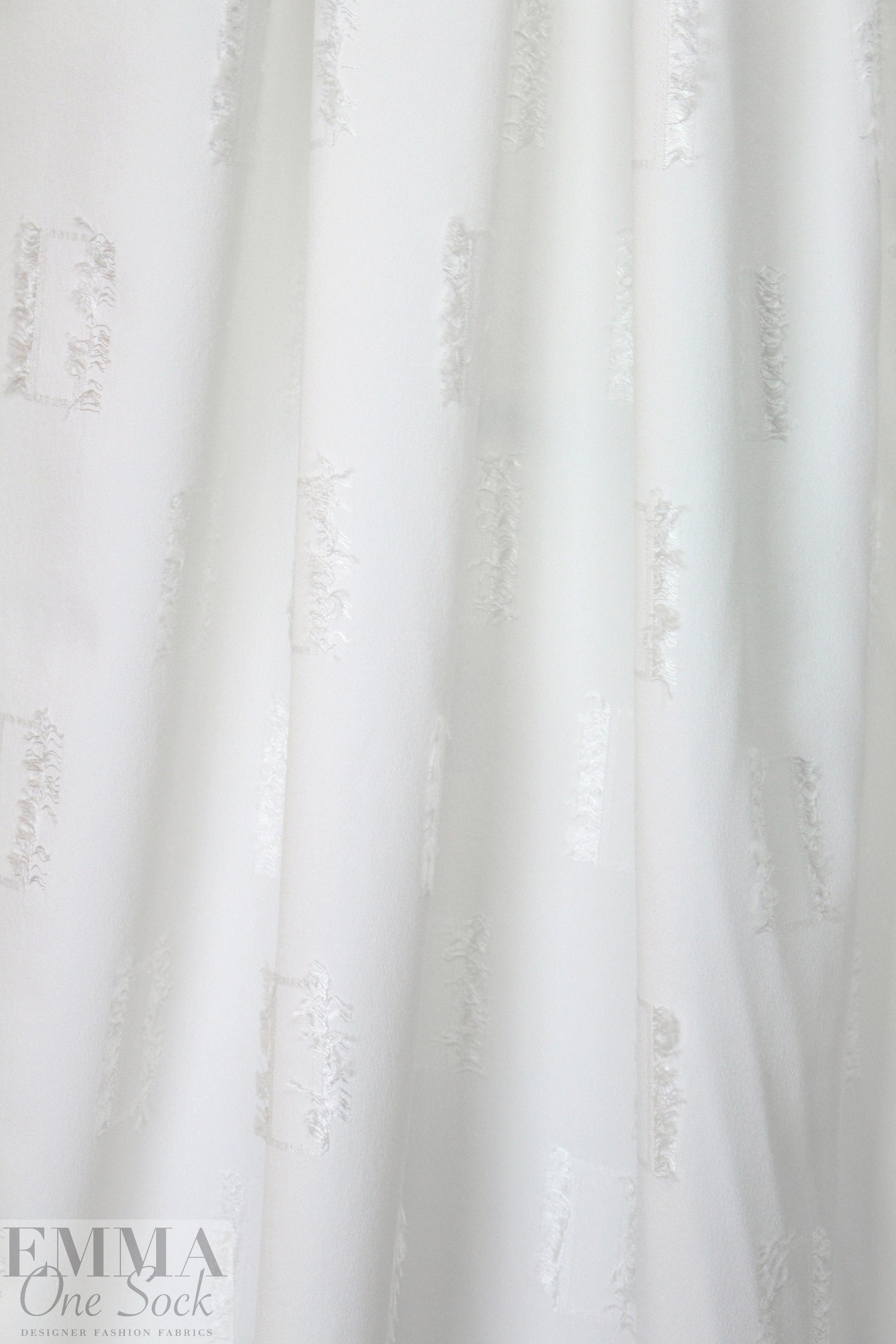 Derek L@m clipped jacquard weave viscose blend crepe 1.875 yd