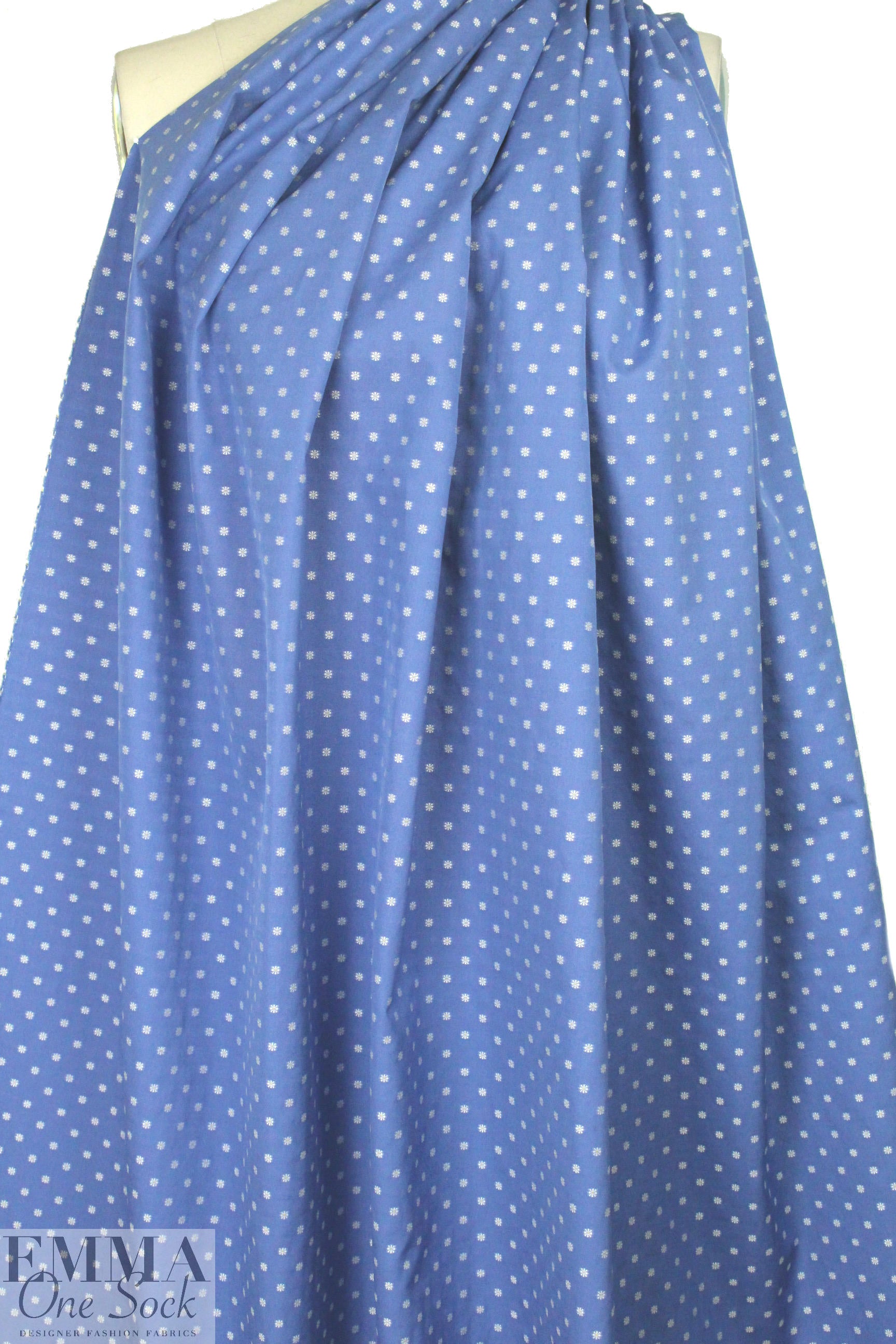 NY designer french blue 'daisy' clip dot jacquard shirting 1.75 yd