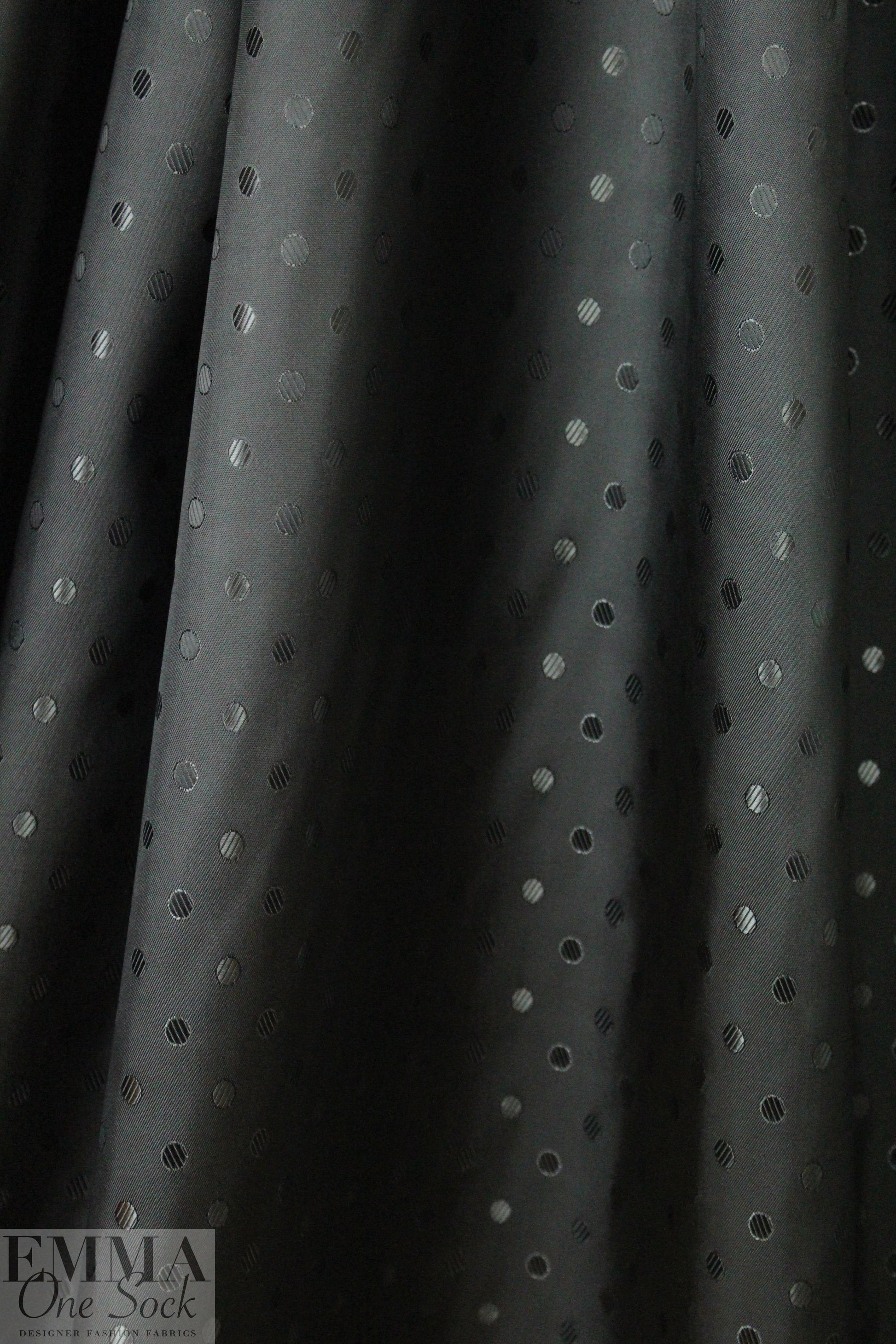 'Concerto' visc/acet lining - black dot .875 yds