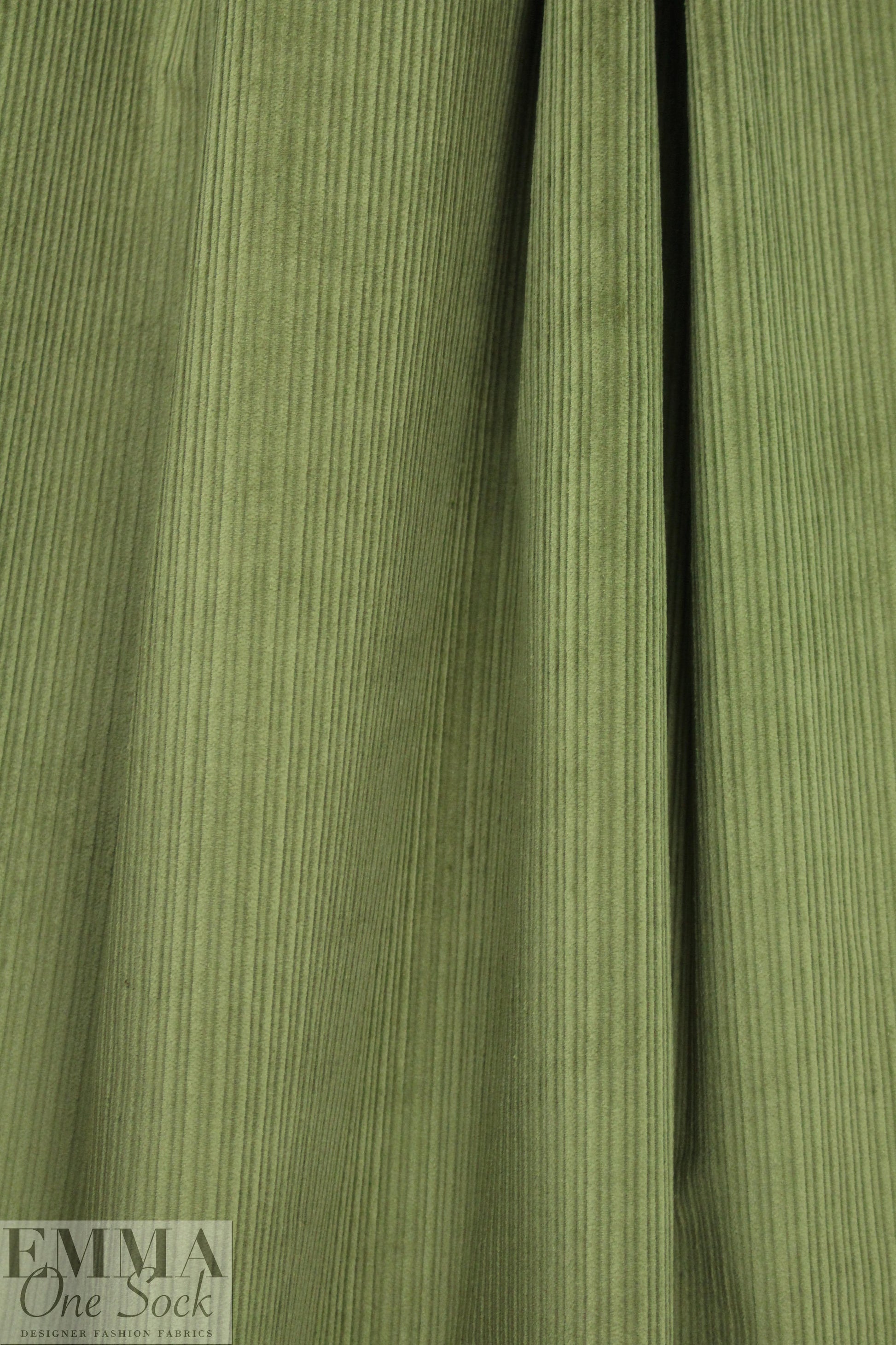 8-wale 'thick/thin' stretch corduroy - iguana 1.625 yd