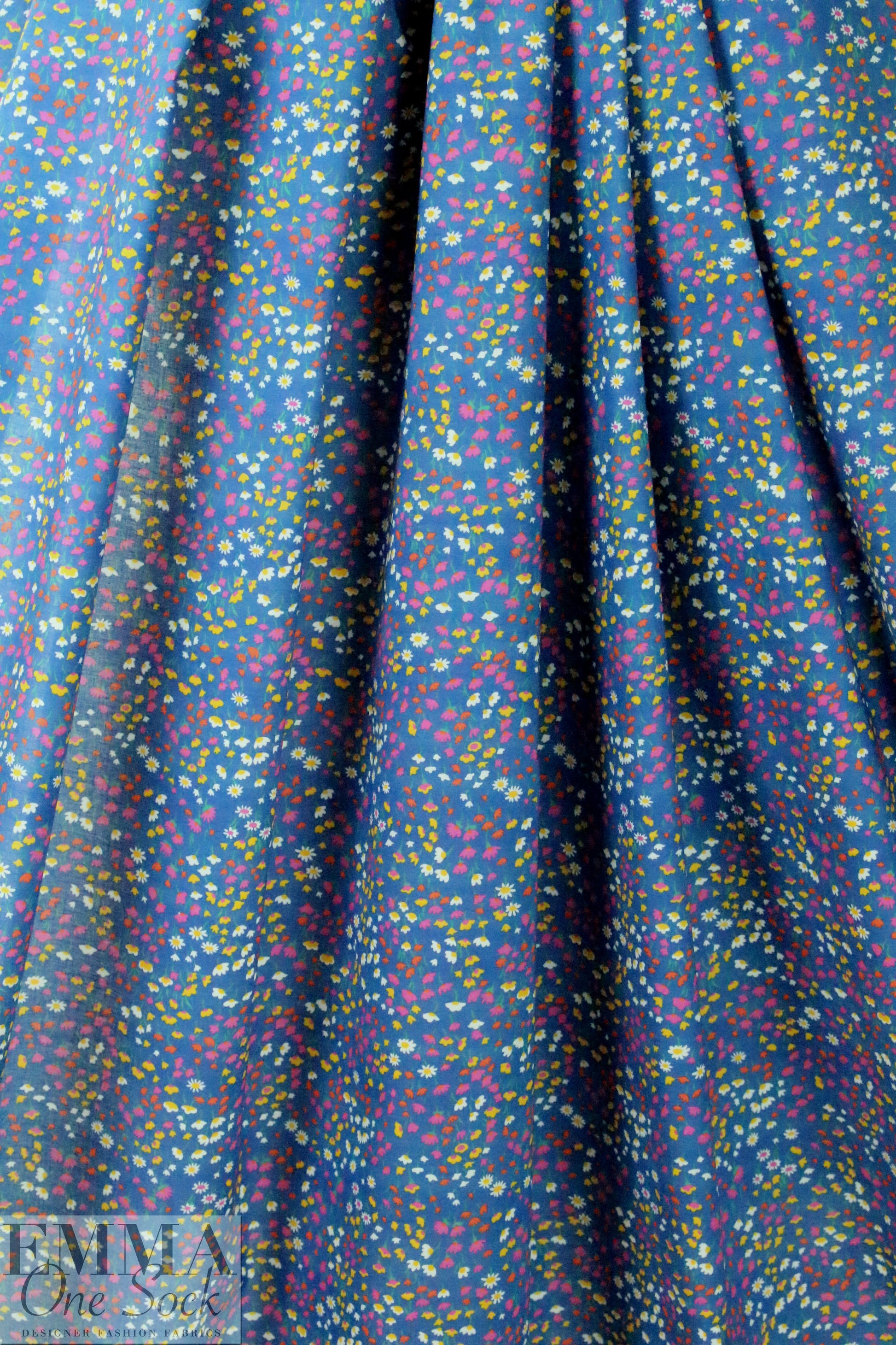 Italian cotton lawn - Liberty-esque little floral