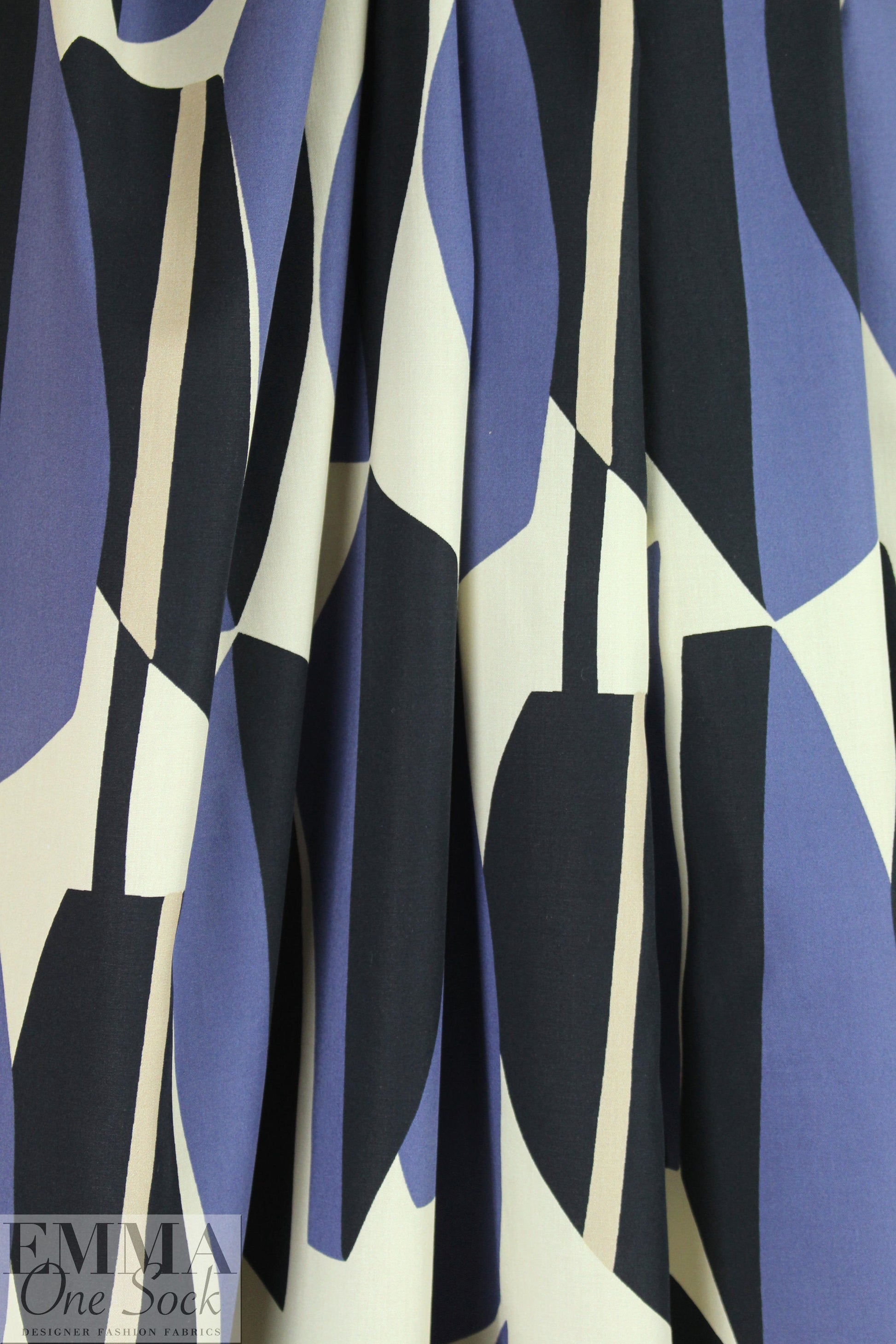 Italian moderno graphic cotton shirting 1.5 yds