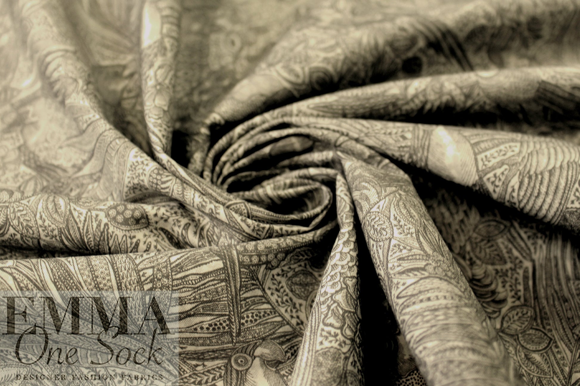 Italian intricate jungle reversible cotton woven .5 yds