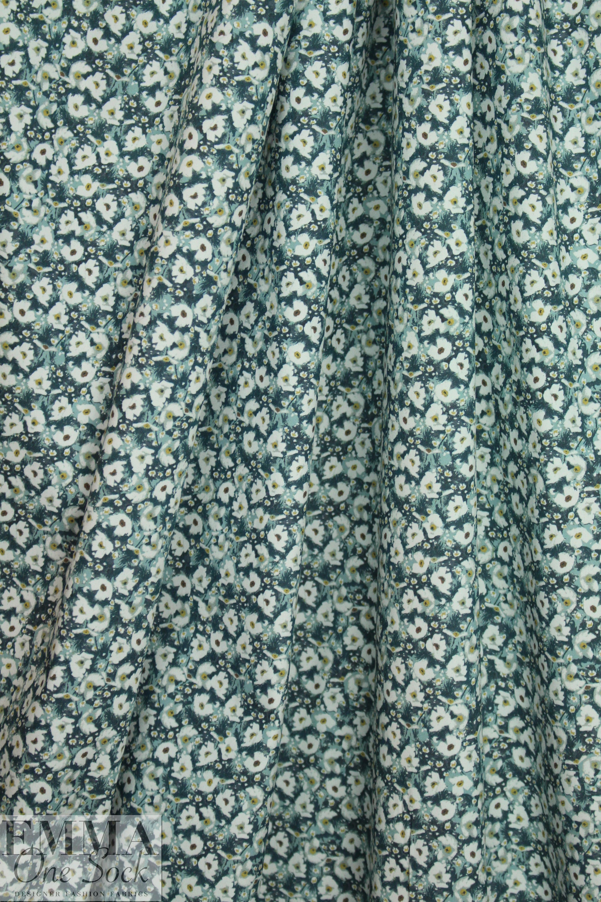 Italian cotton stretch shirting - 'liberty' floral 2 yd