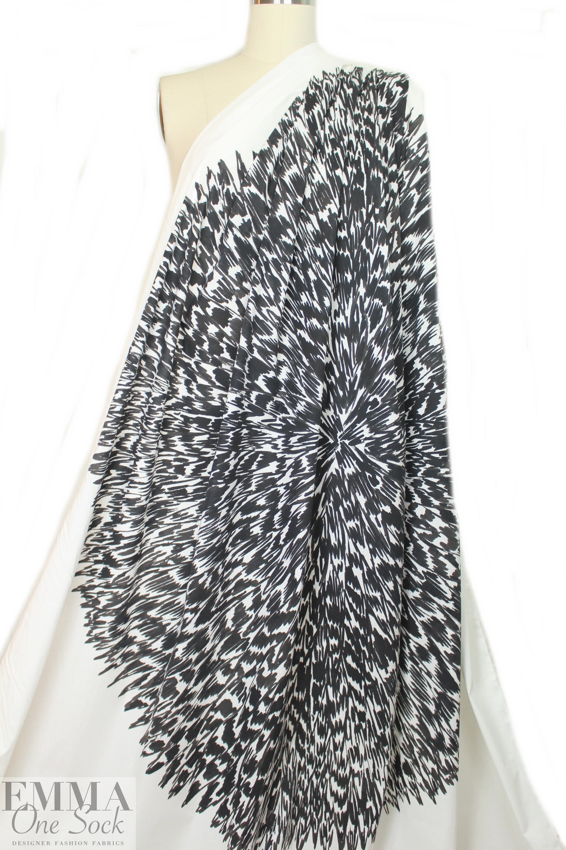 Mi11y black/white scribble cotton/spandex shirting .875 yds Partial Panel
