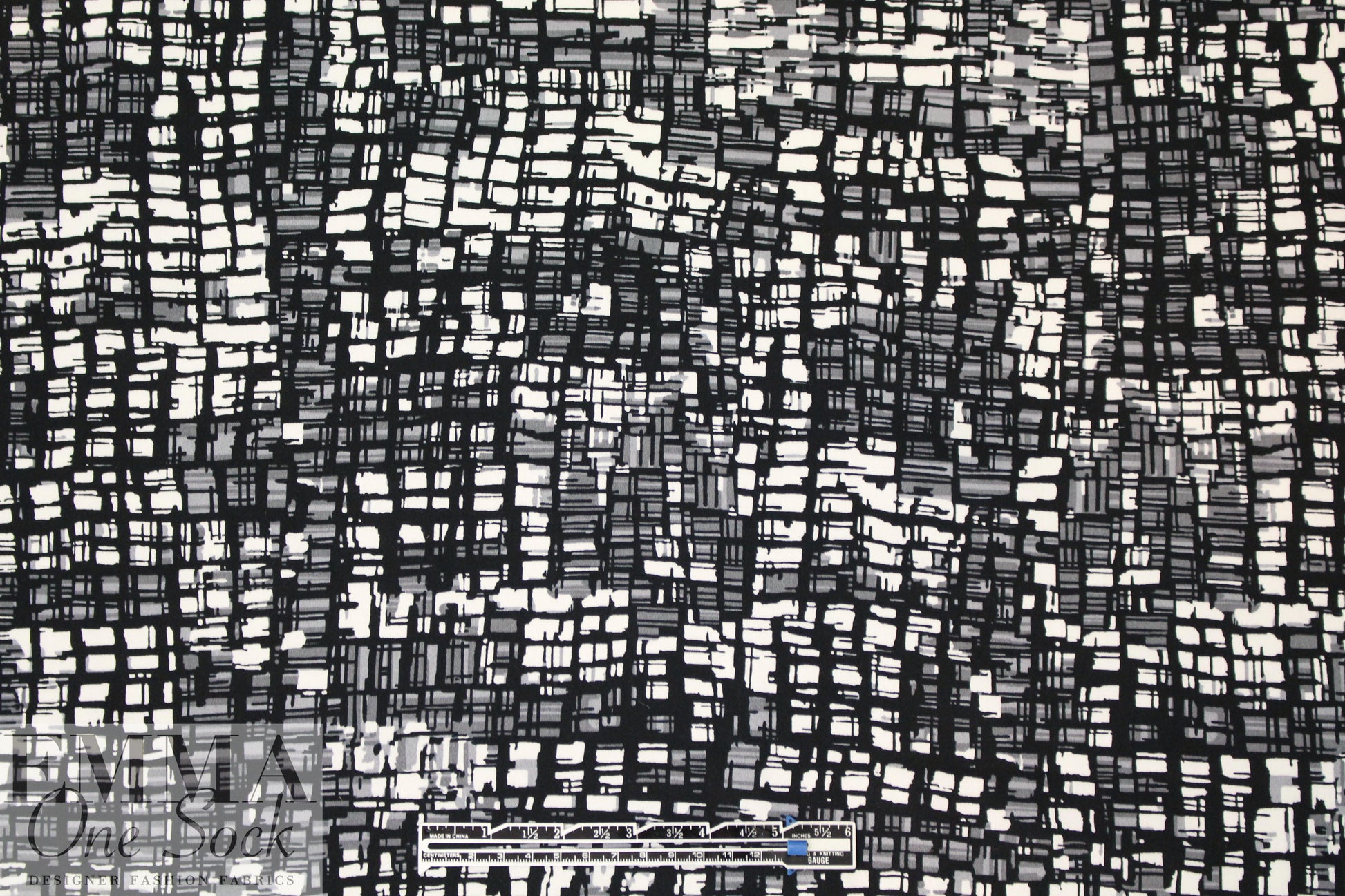 NY designer gray/black/white graphic cotton stretch woven 1.5 yds