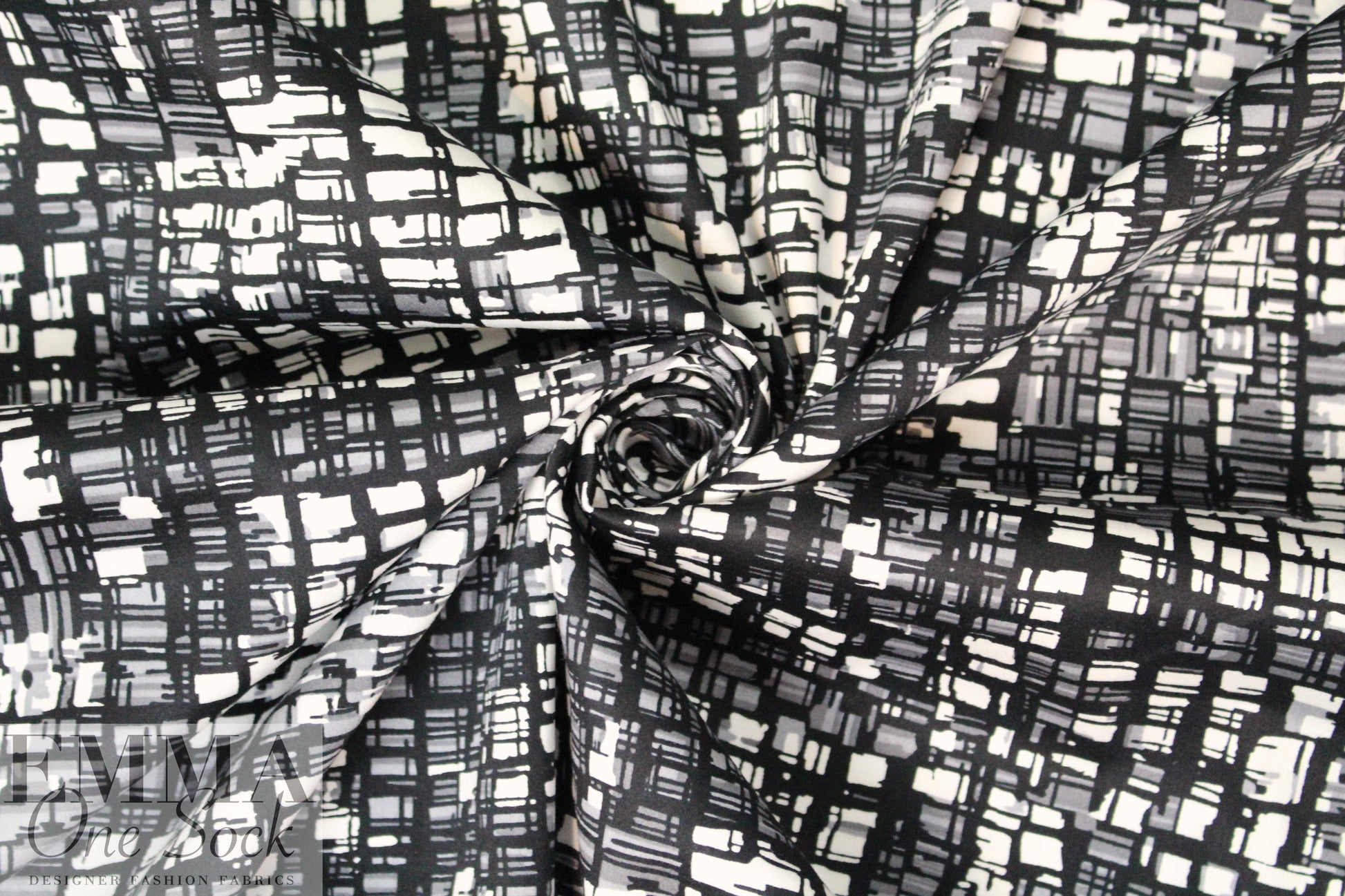 NY designer gray/black/white graphic cotton stretch woven 1.5 yds
