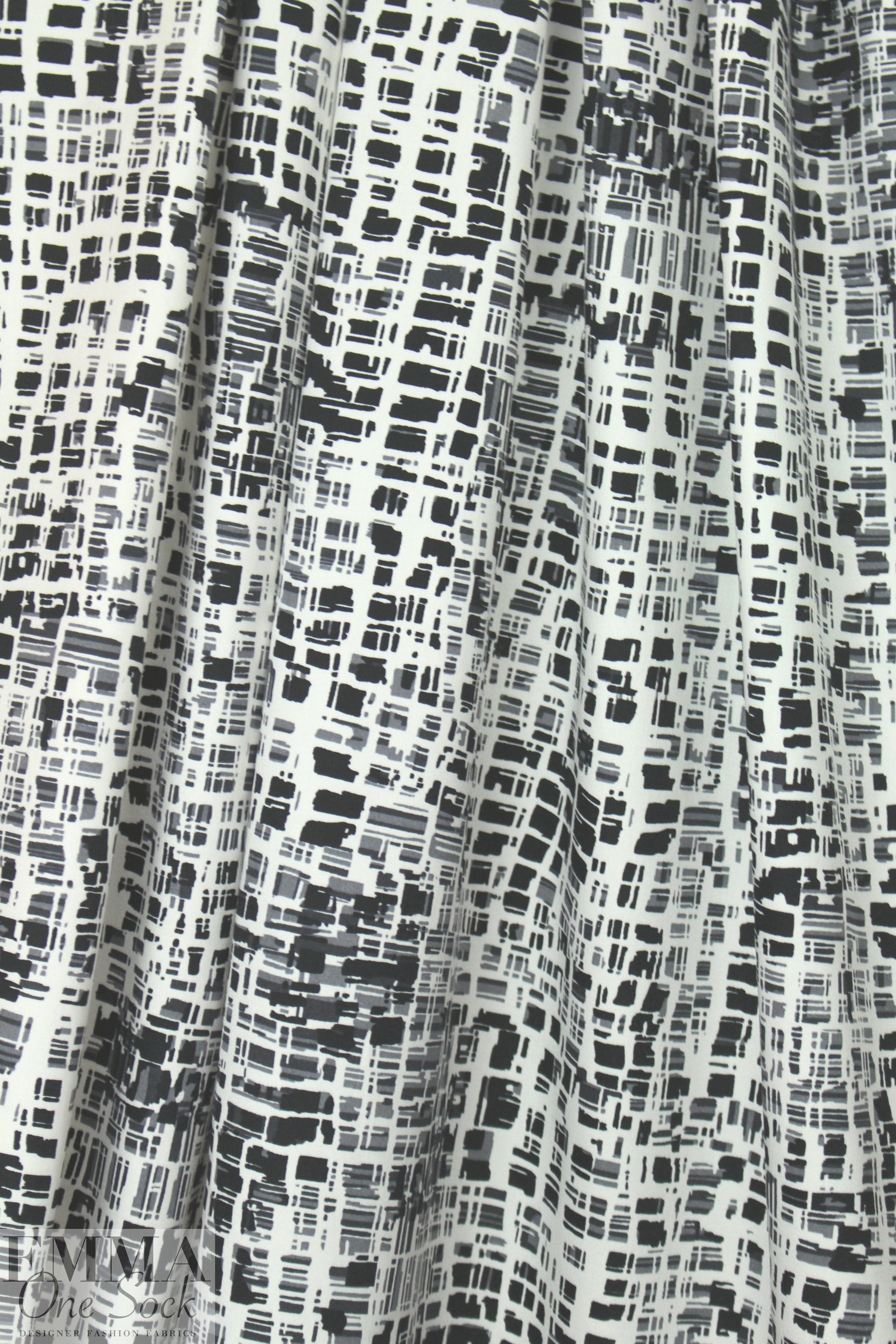 NY designer gray on white graphic cotton stretch woven 1.25 yd