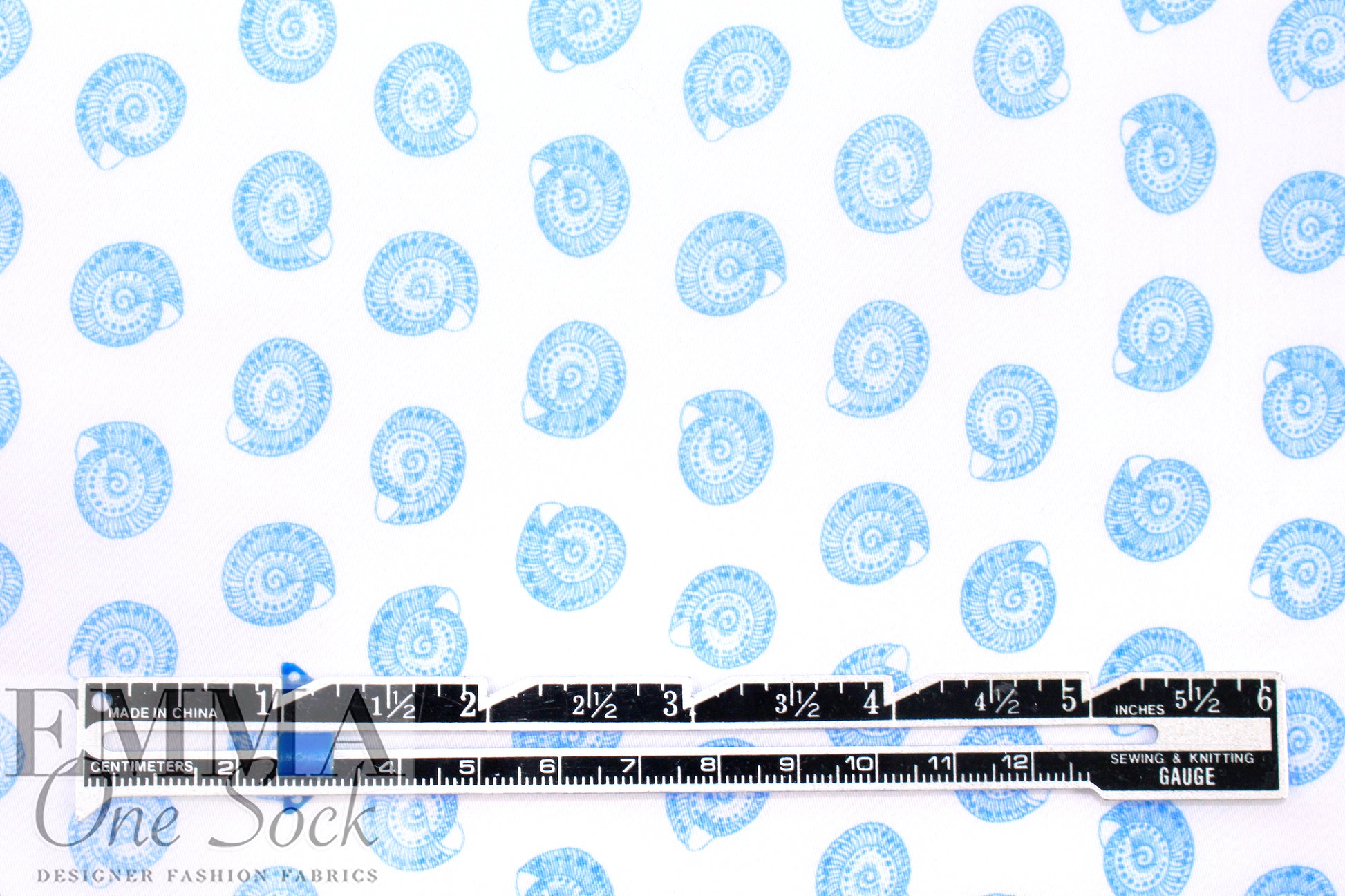 'nautilus shell' cotton lawn - light blue/white 1.75 yd