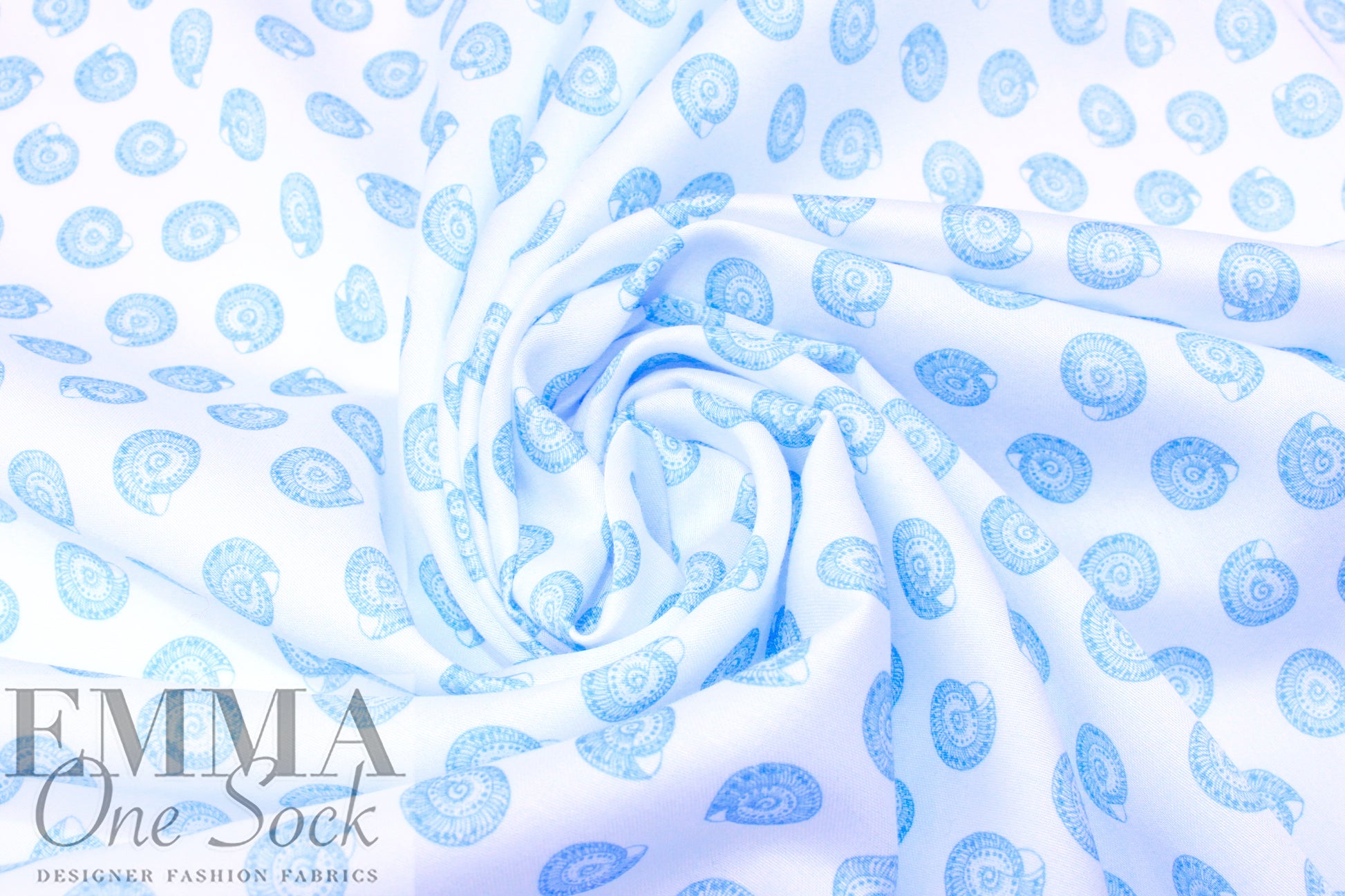 'nautilus shell' cotton lawn - light blue/white 1.75 yd