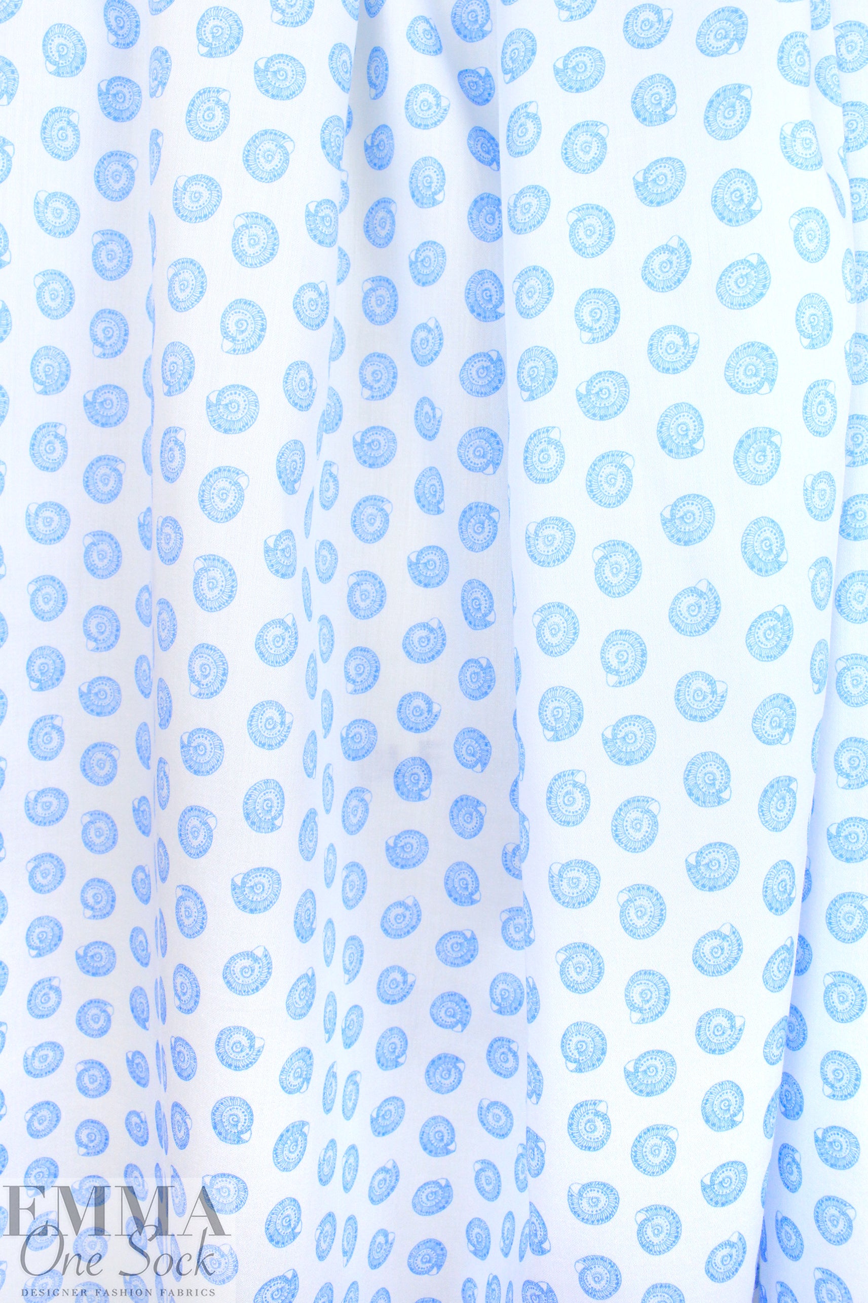'nautilus shell' cotton lawn - light blue/white 1.75 yd