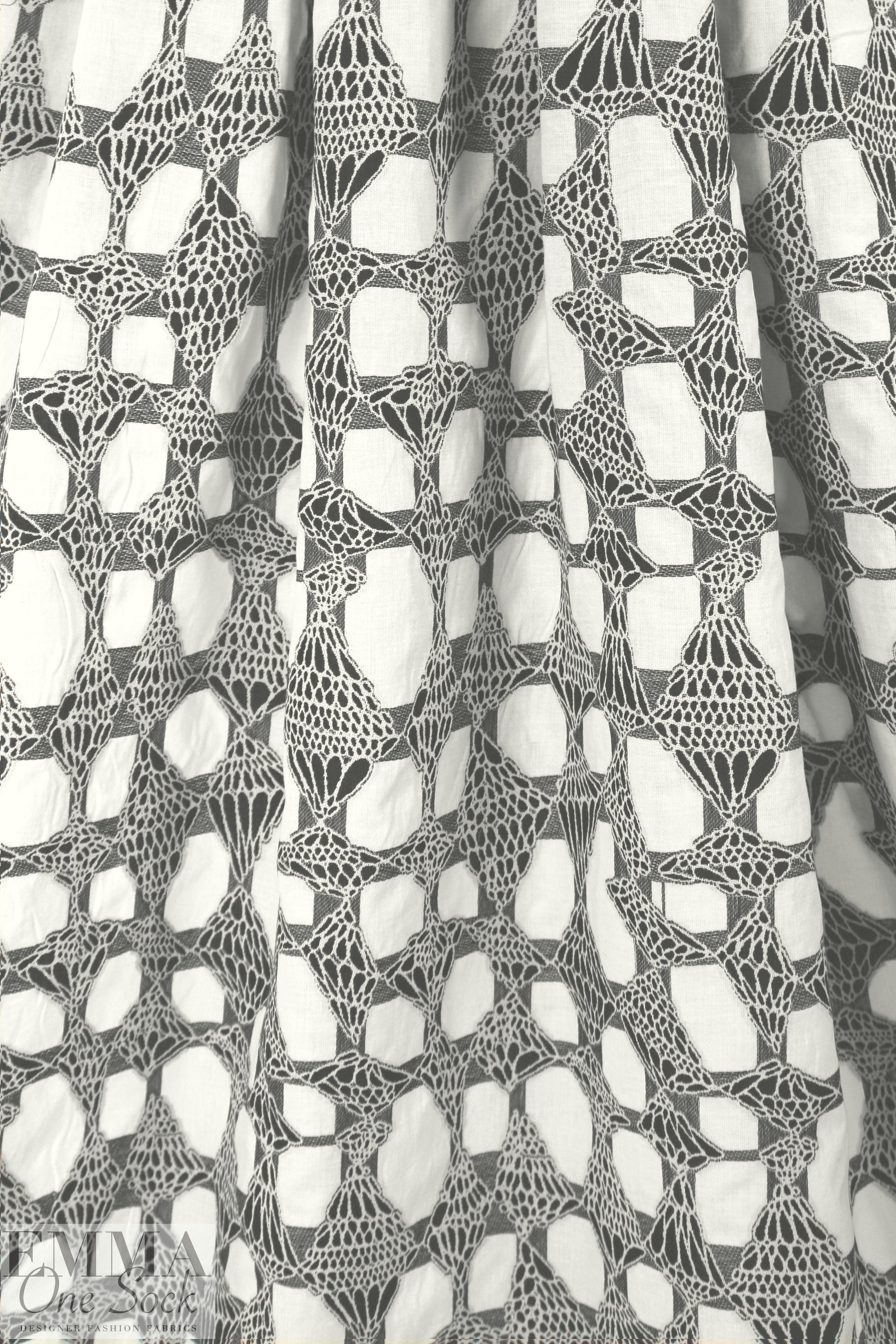 Italian black/white cotton clipped weave