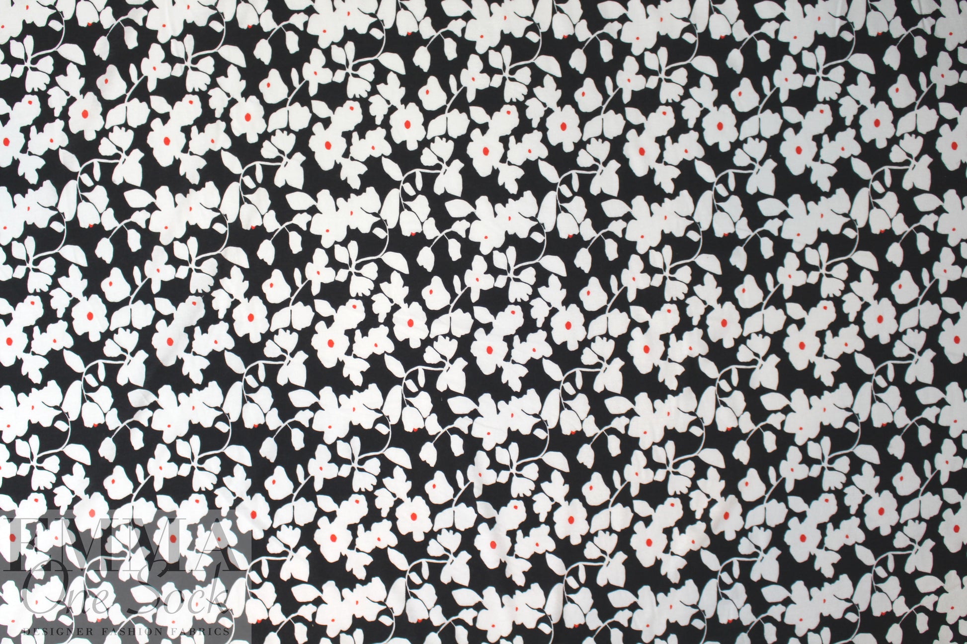 Derek L@m silhouette floral cotton knit 1.66 yds