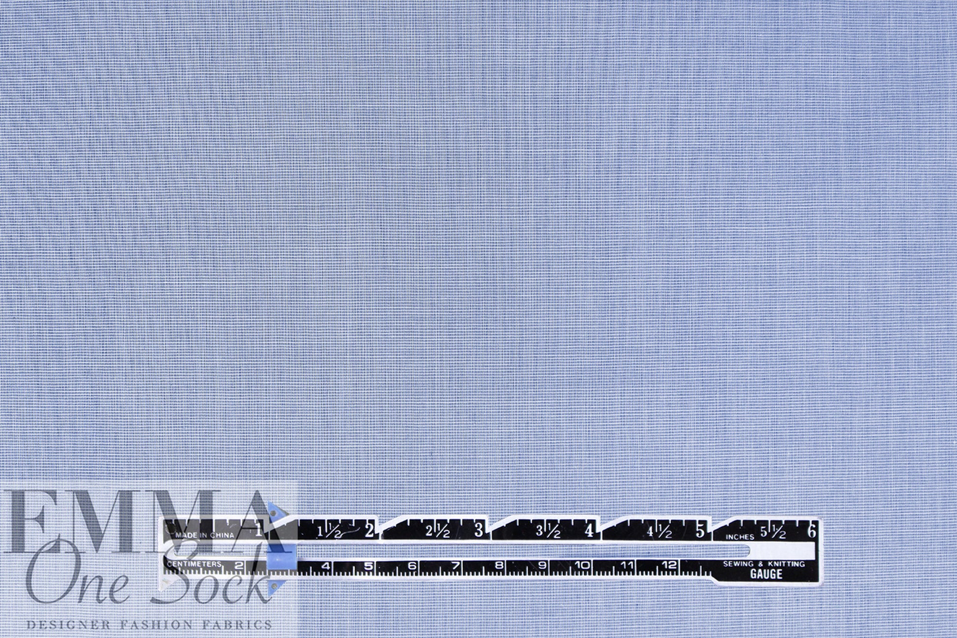classic lightweight cotton shirting - blue mist .75 yds