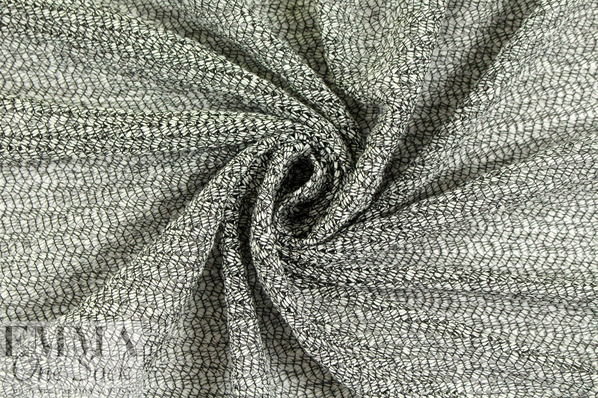 French novelty weave black/white sweater 'mesh' 2 yd