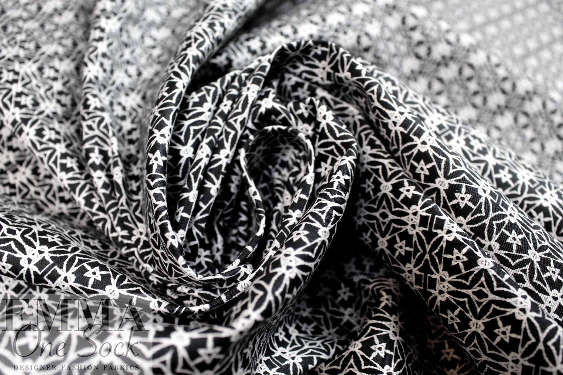 Italian black/white graphic medallion cotton stretch woven