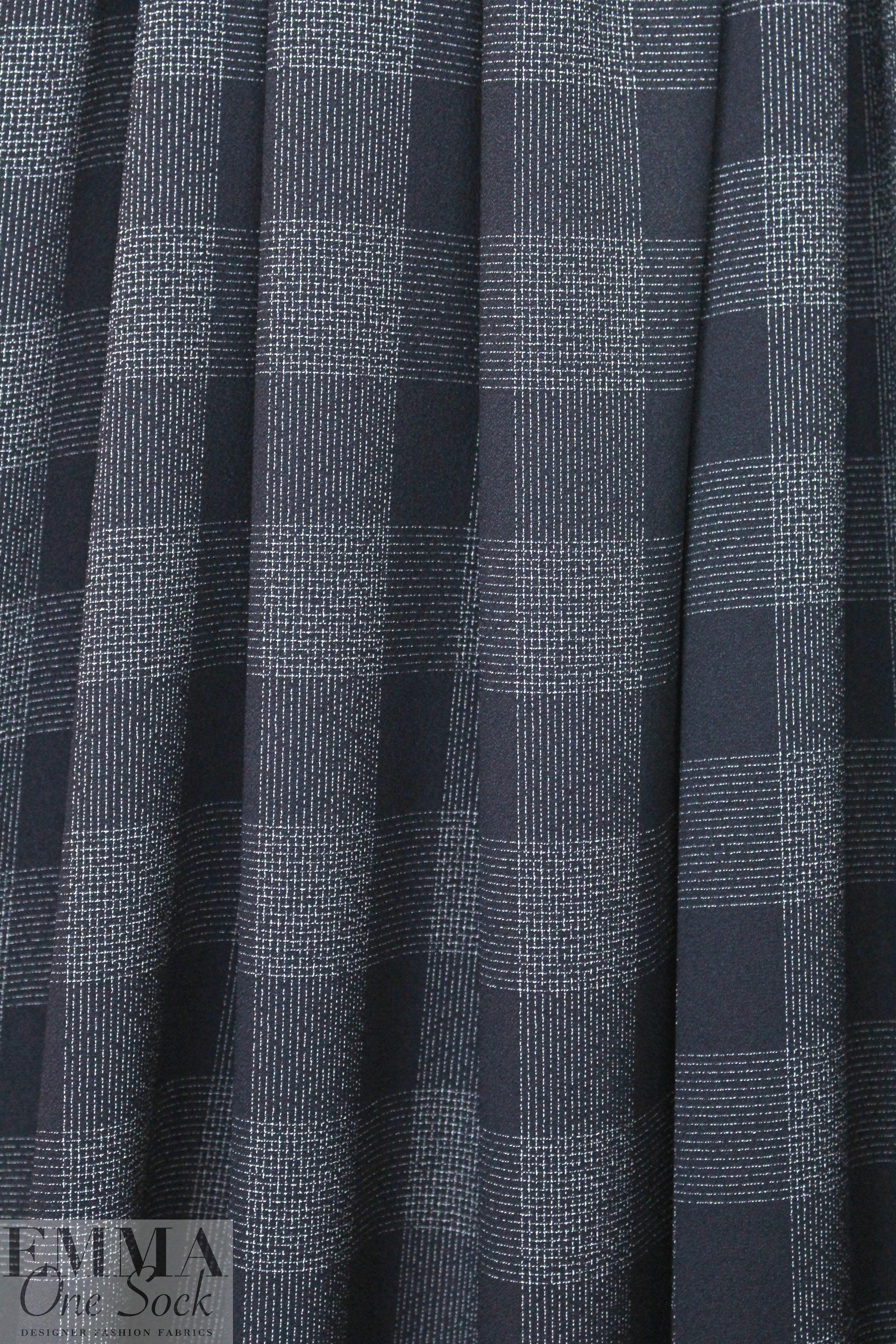Italian pebble crepe woven - navy plaid