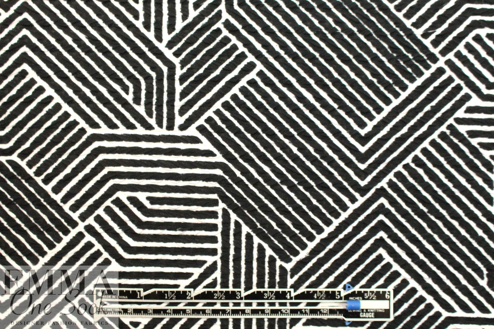 CA designer printed cloque' weave - black/white 1.375 yd