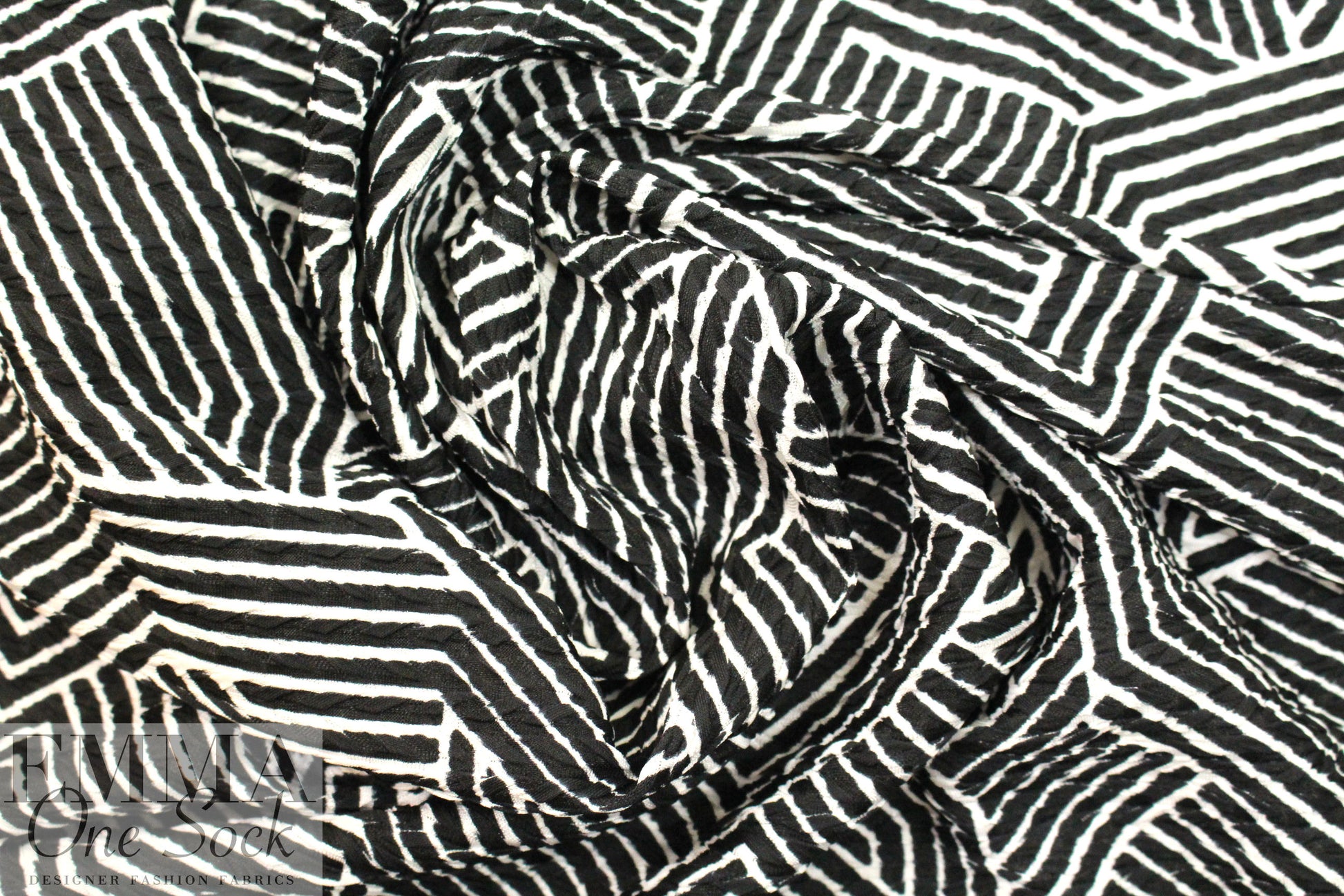 CA designer printed cloque' weave - black/white