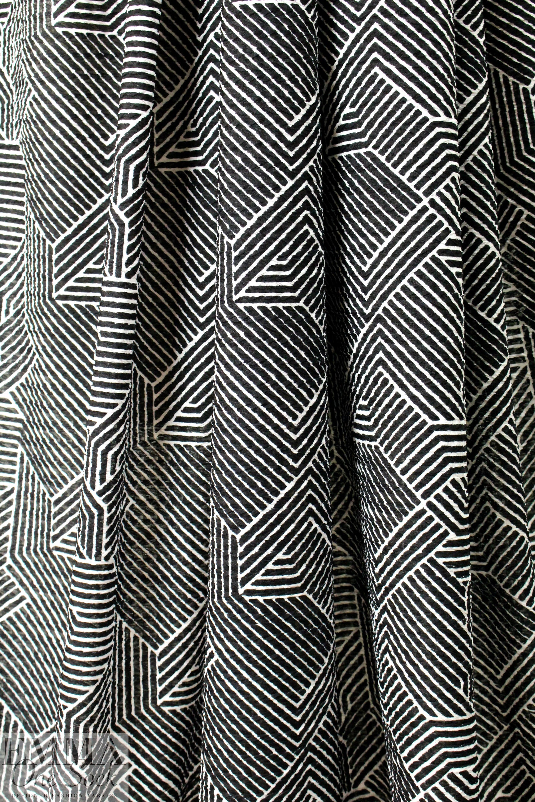 CA designer printed cloque' weave - black/white 1.375 yd