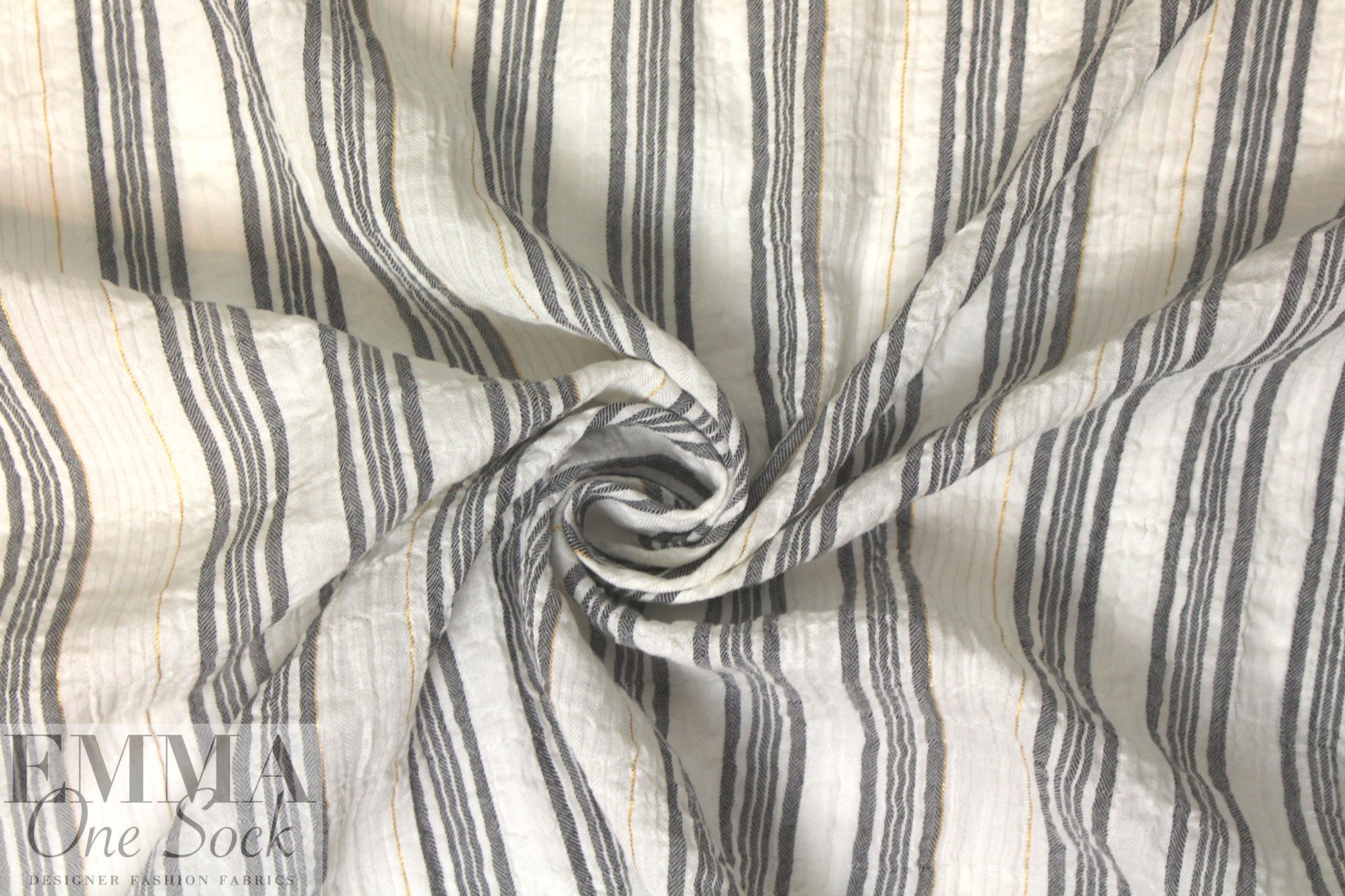 NY designer crinkle metallic stripe cotton - black/white 1.66 yd