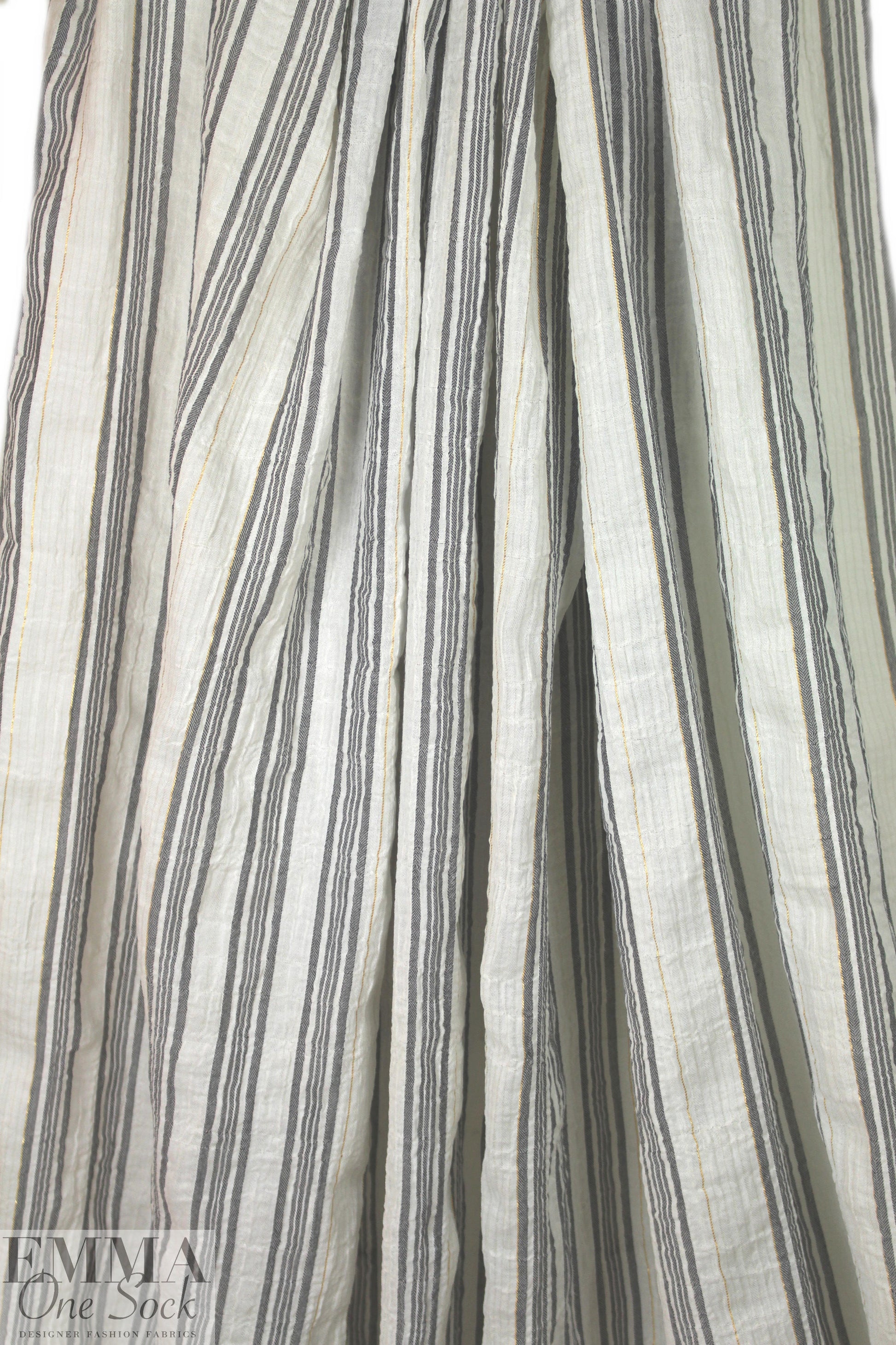 NY designer crinkle metallic stripe cotton - black/white 1.66 yd